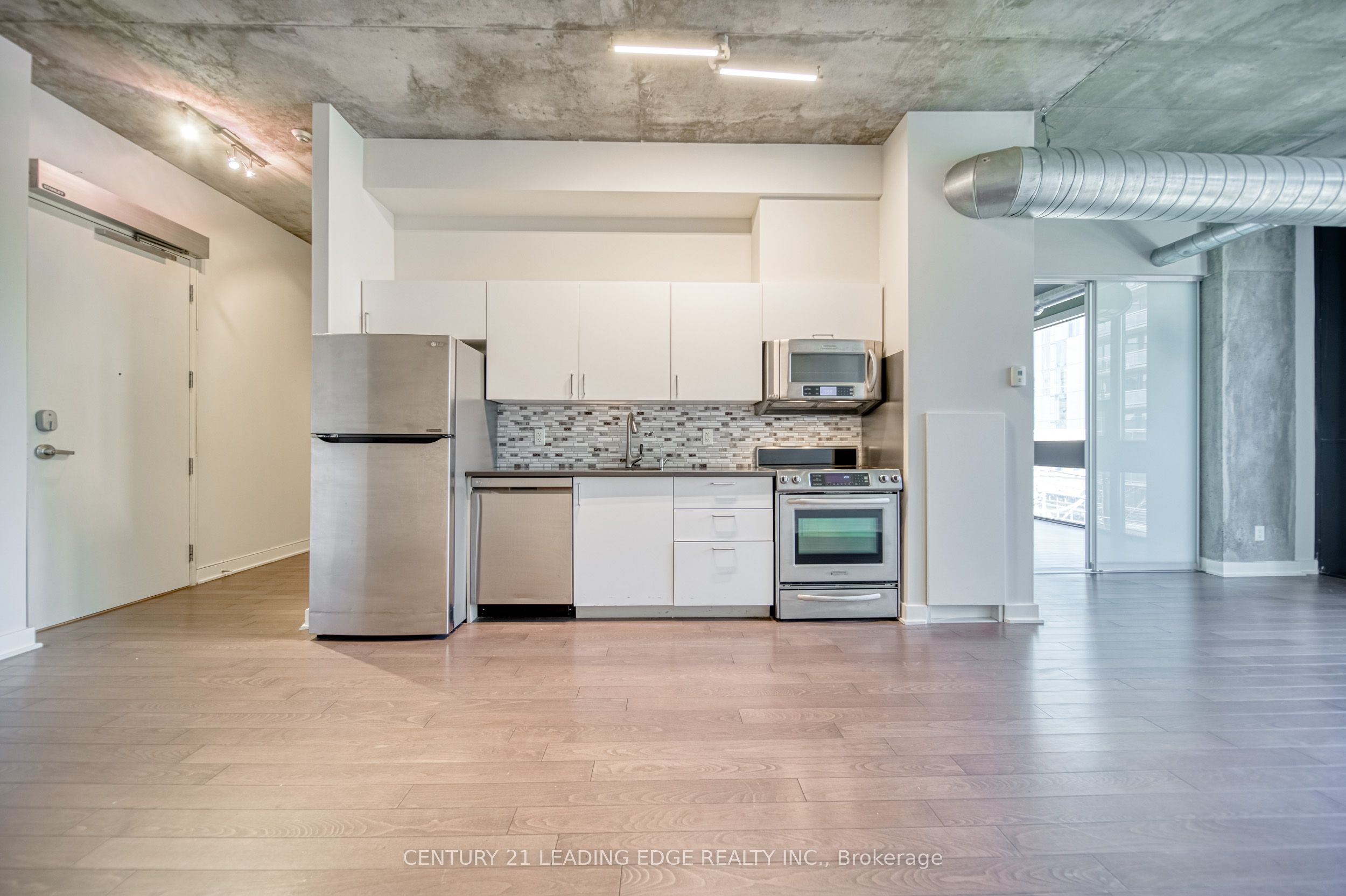 60 Bathurst Street 306, Toronto, ON M5V 2P4 photo 4