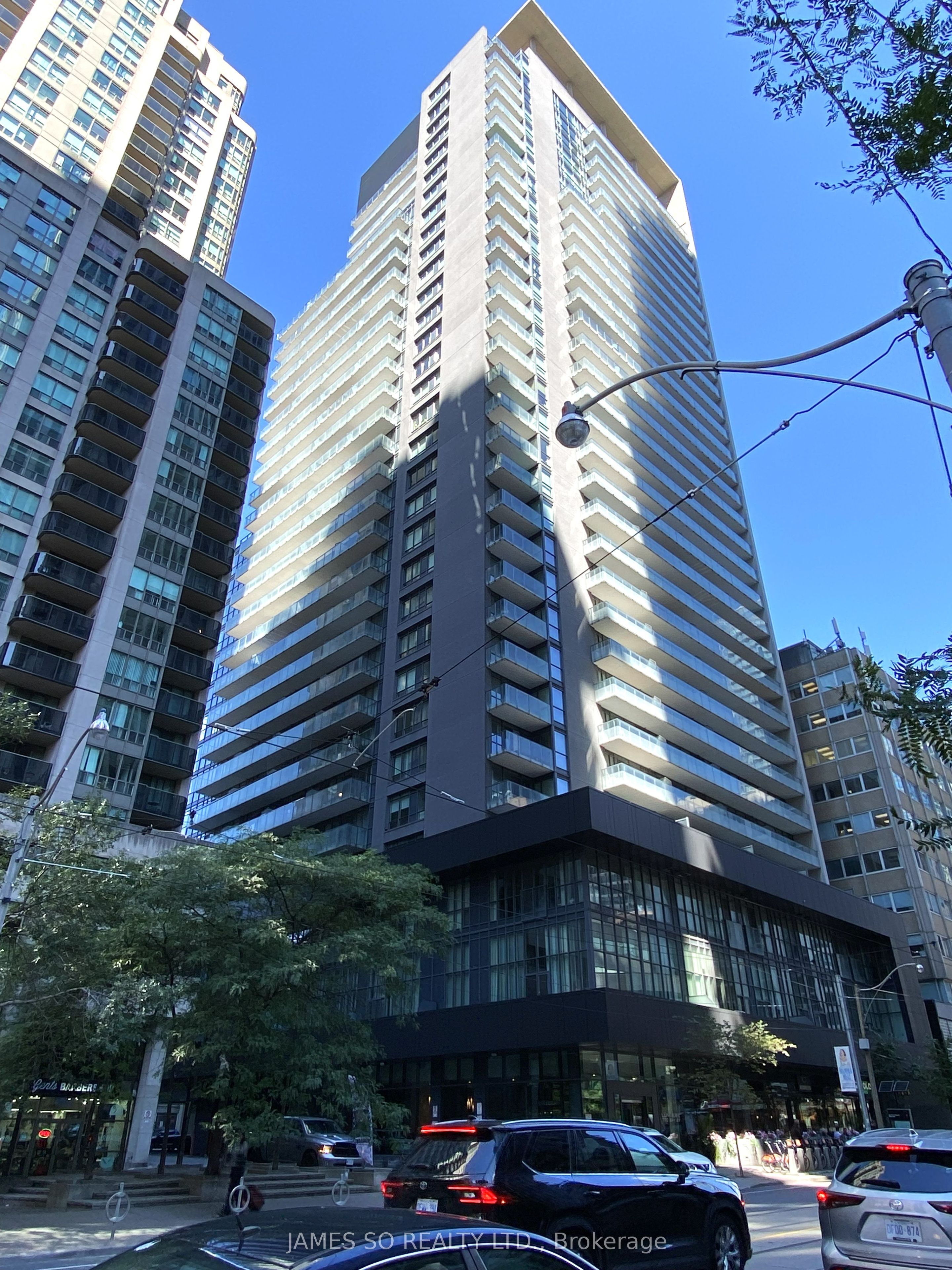 770 Bay Street 2104, Toronto, ON M5G 0A6