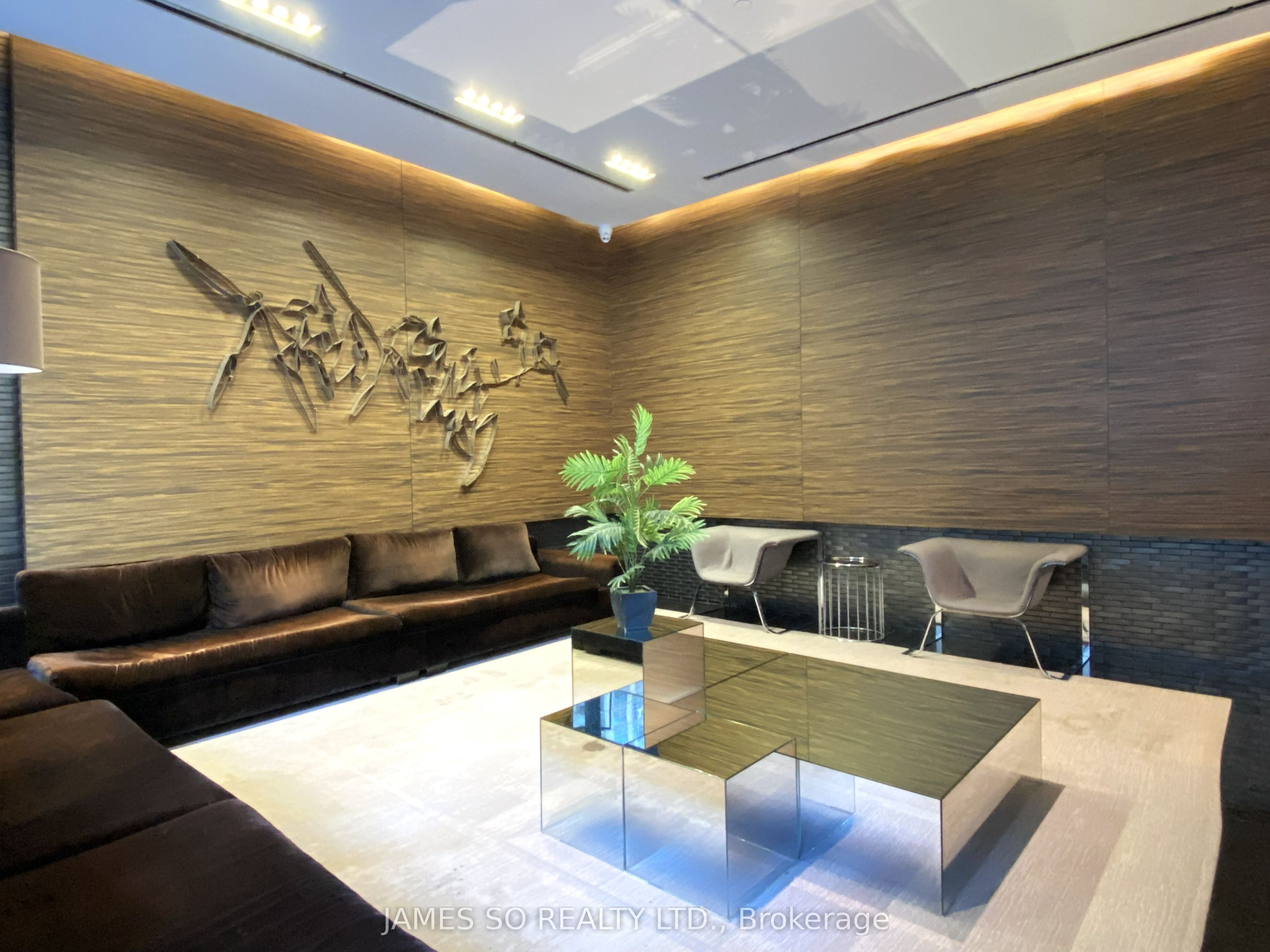 770 Bay Street 2104, Toronto, ON M5G 0A6 photo 4