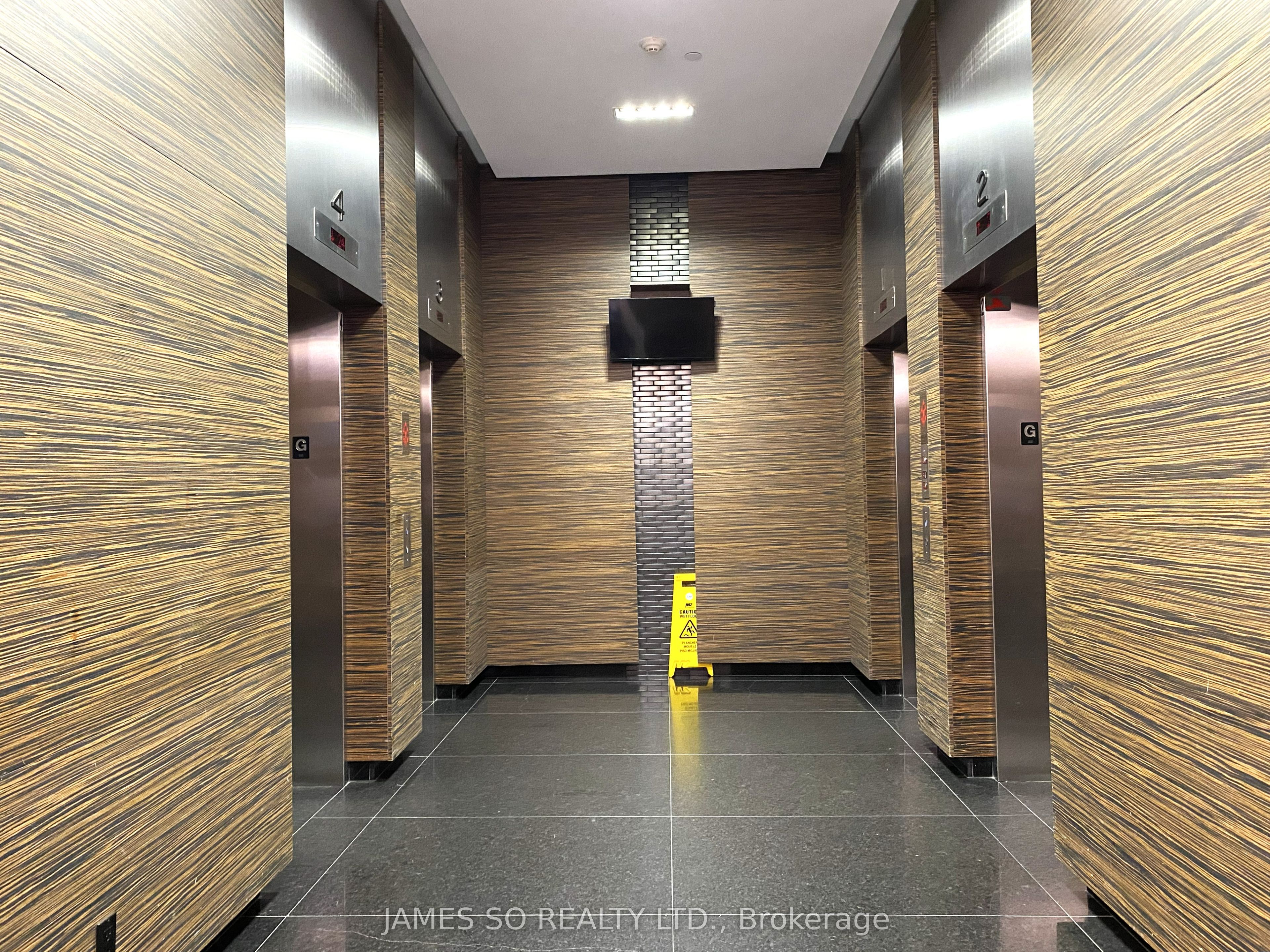 770 Bay Street 2104, Toronto, ON M5G 0A6 photo 5