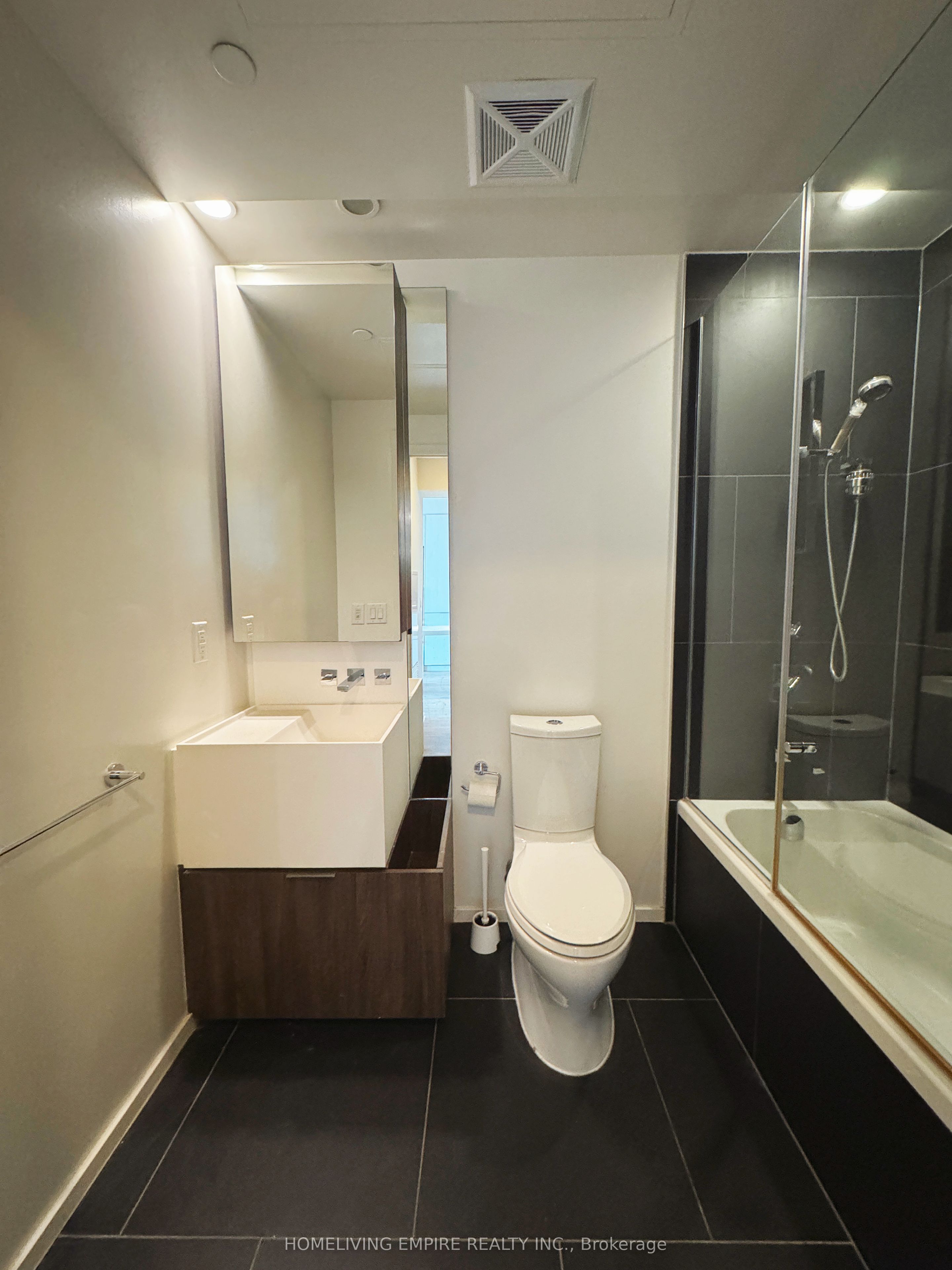 1 Bloor Street E 1606, Toronto, ON M4W 0A8 photo 3