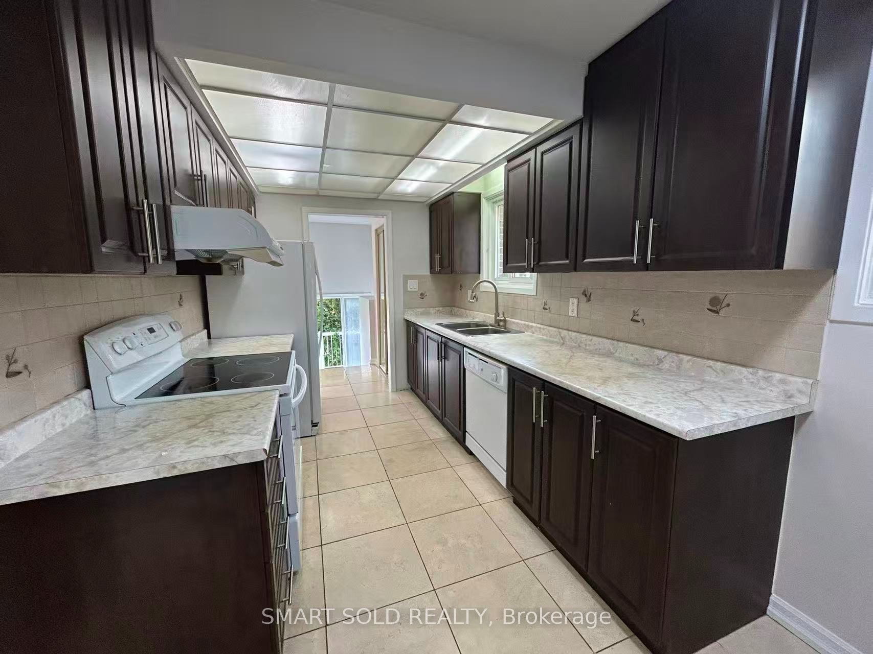 31 Silas Hill Drive Main + Upper, Toronto, ON M2J 2X8 photo 4