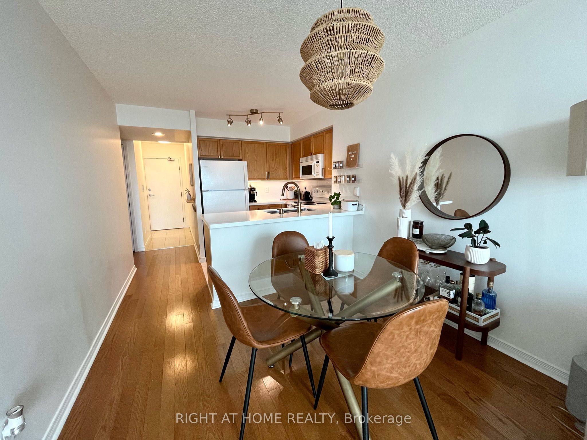28 Harrison Garden Boulevard 1007, Toronto, ON M2N 7B5 photo 5