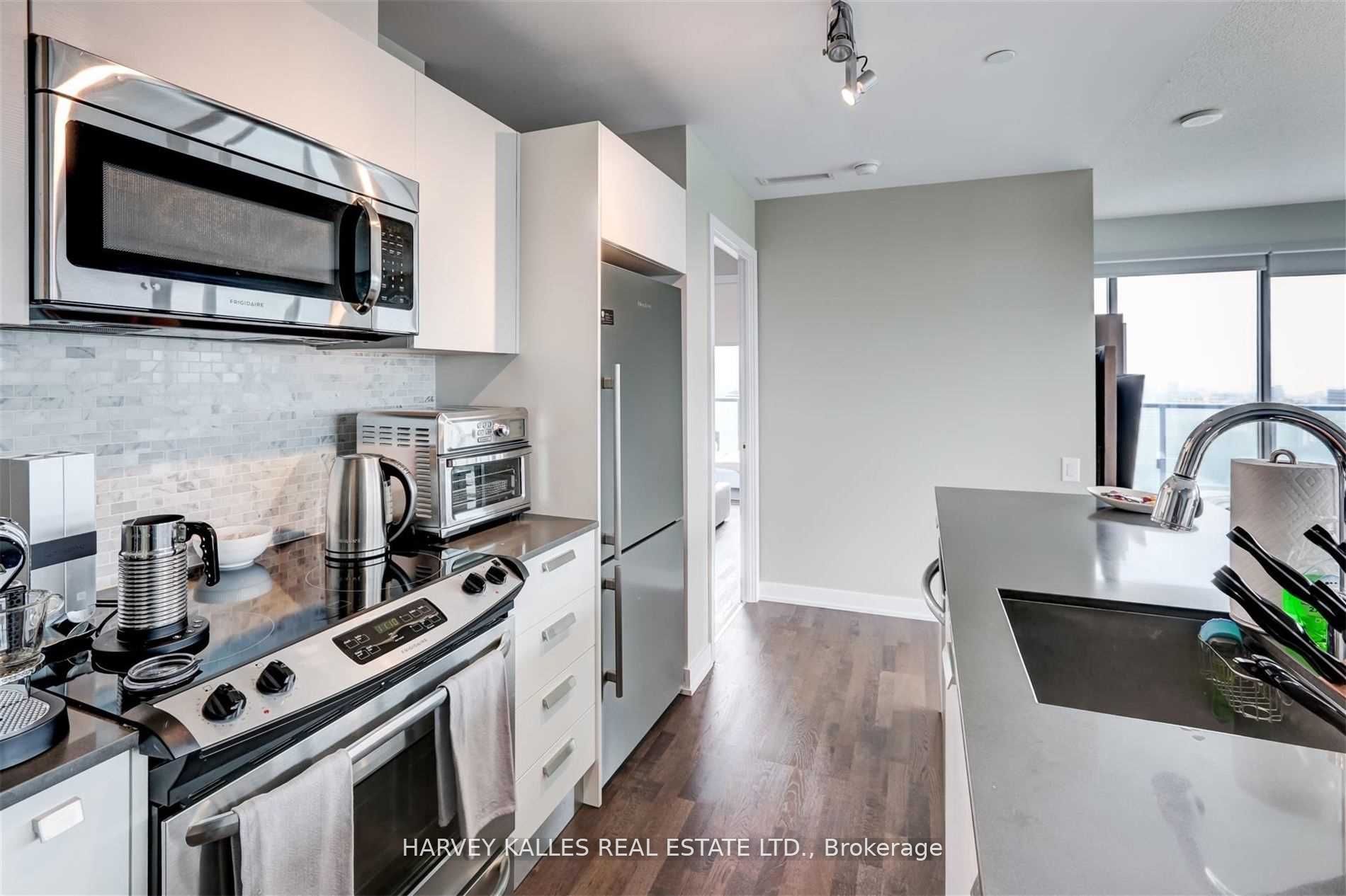 1815 Yonge Street 2502, Toronto, ON M4T 2A4 photo 4