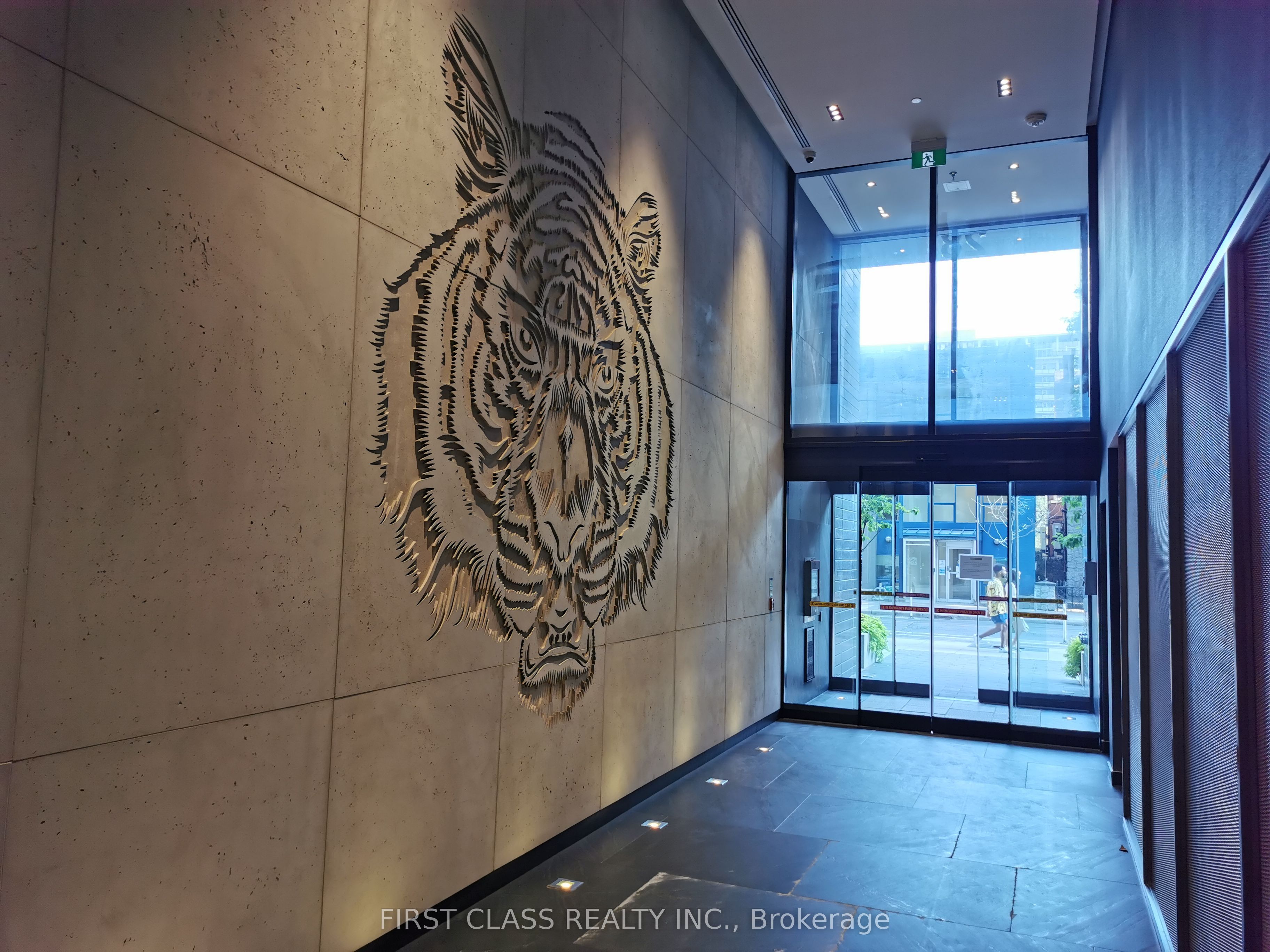 28 Wellesley Street E 3504, Toronto, ON M4Y 0C4 photo 2