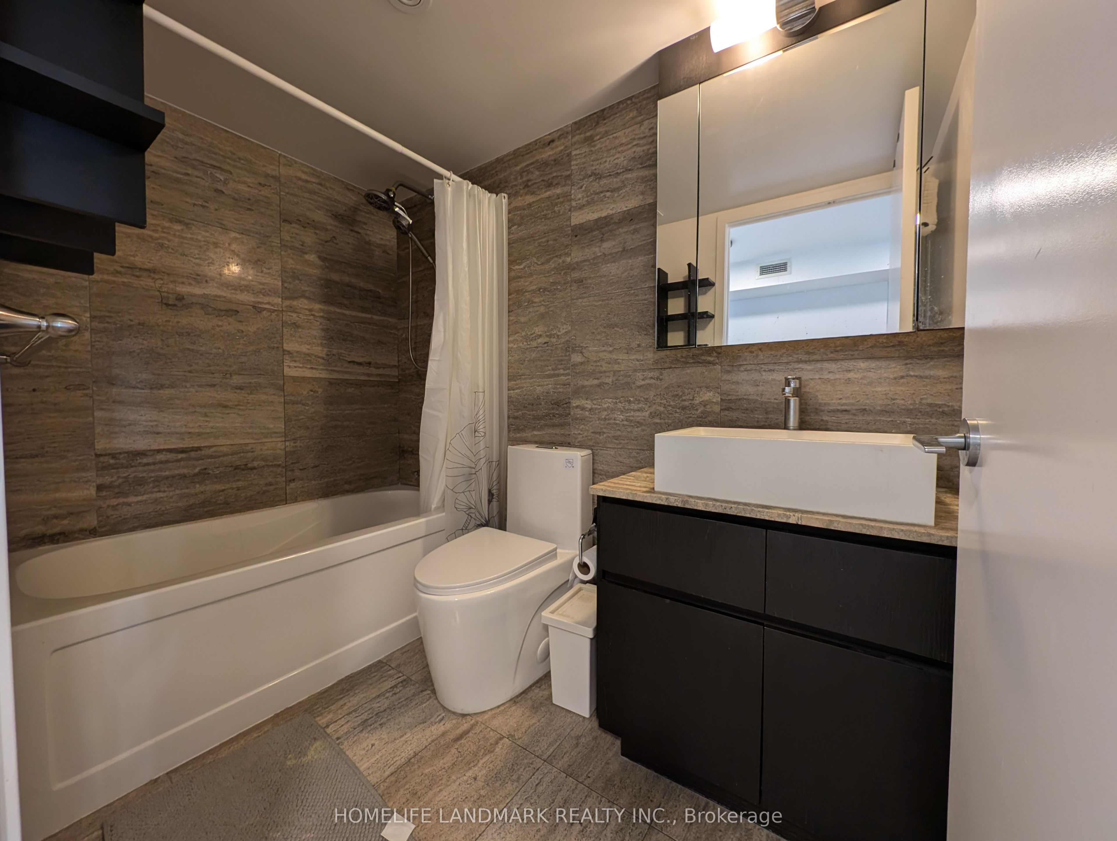 15 Iceboat Terrace 2708, Toronto, ON M5V 4A5 photo 4