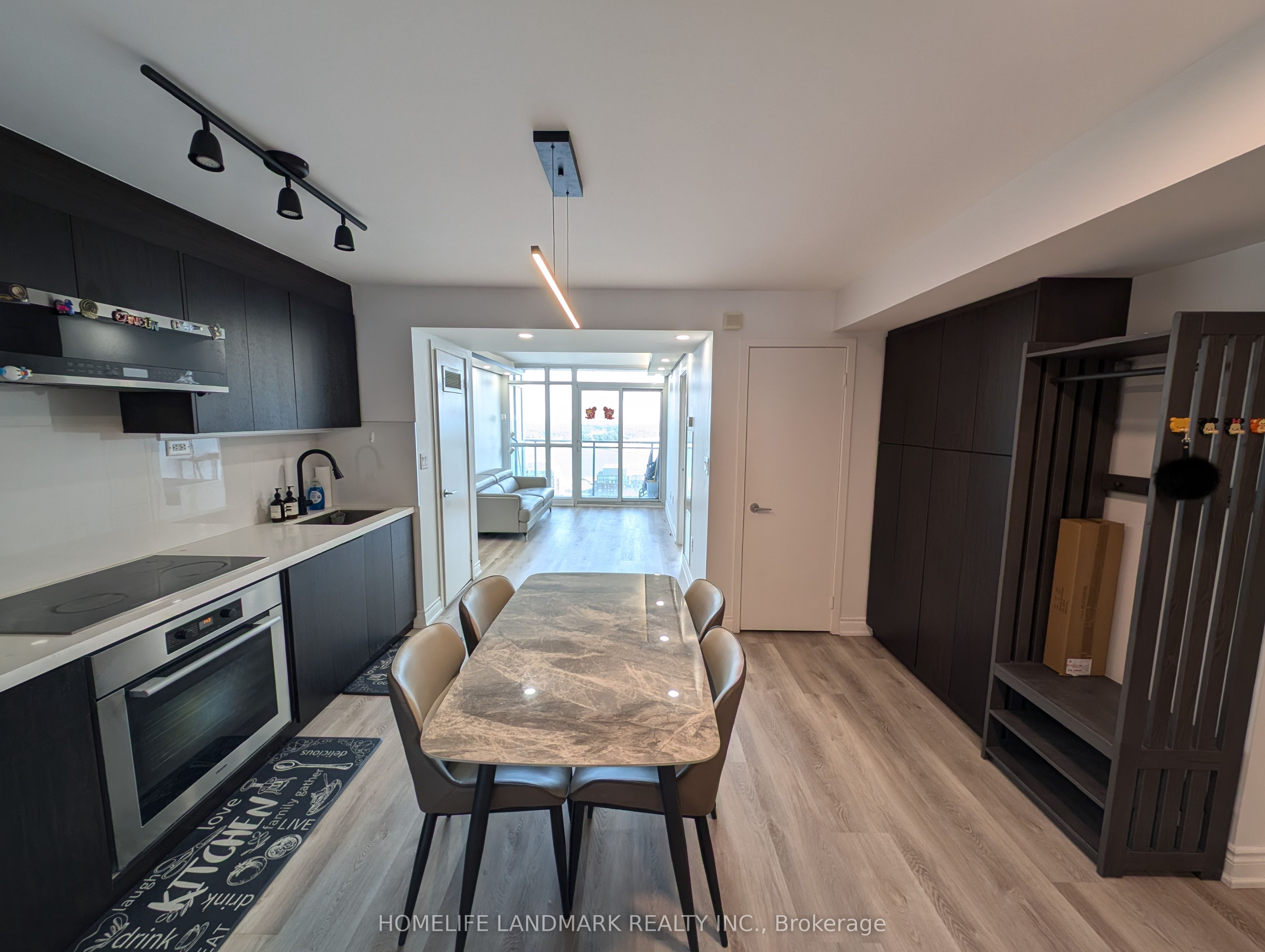 15 Iceboat Terrace 2708, Toronto, ON M5V 4A5 photo 5