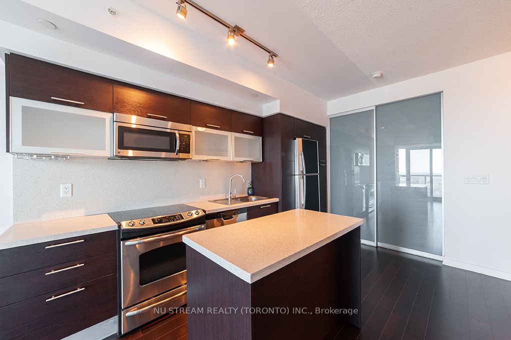 386 Yonge Street 4504, Toronto, ON M5B 0A5 photo 4