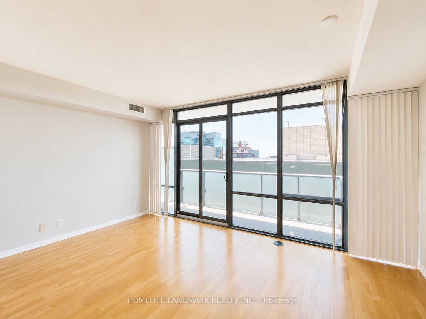 832 Bay Street 1601, Toronto, ON M5S 1Z6 photo 2