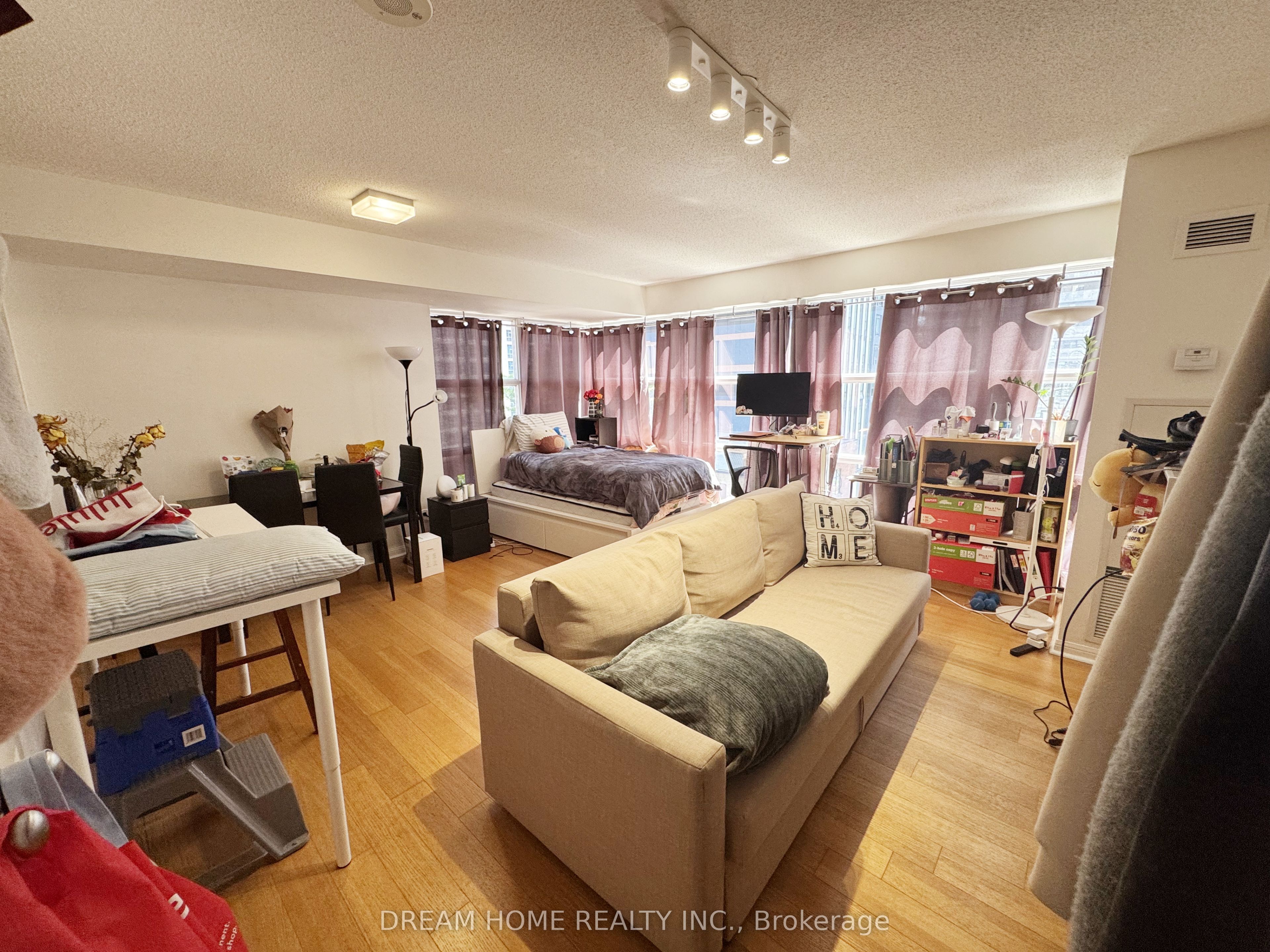 11 St Joseph Street #912, Toronto, ON M4Y 1J8 photo 2