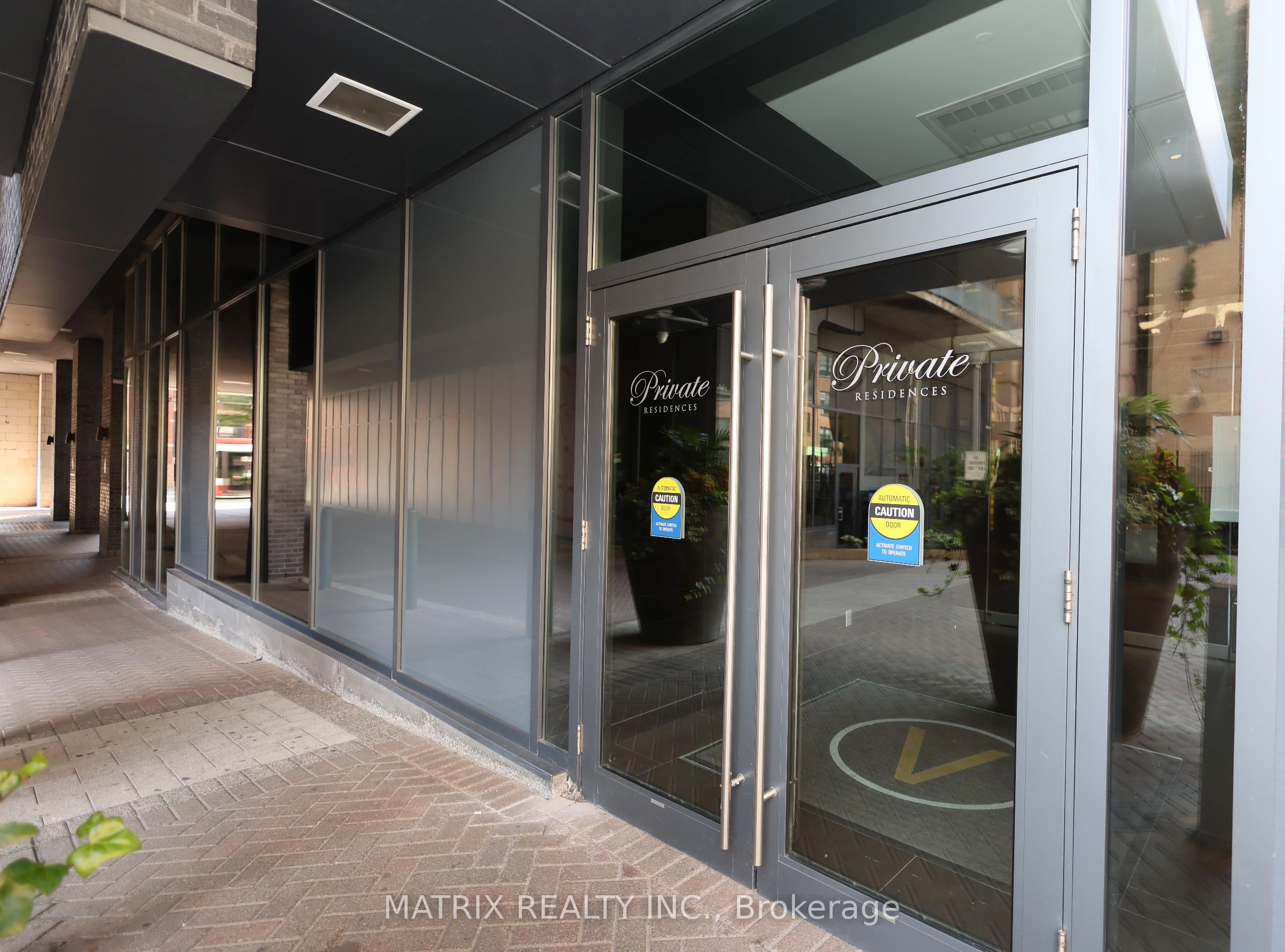 478 King Street W 911, Toronto, ON M5V 0A8 photo 2