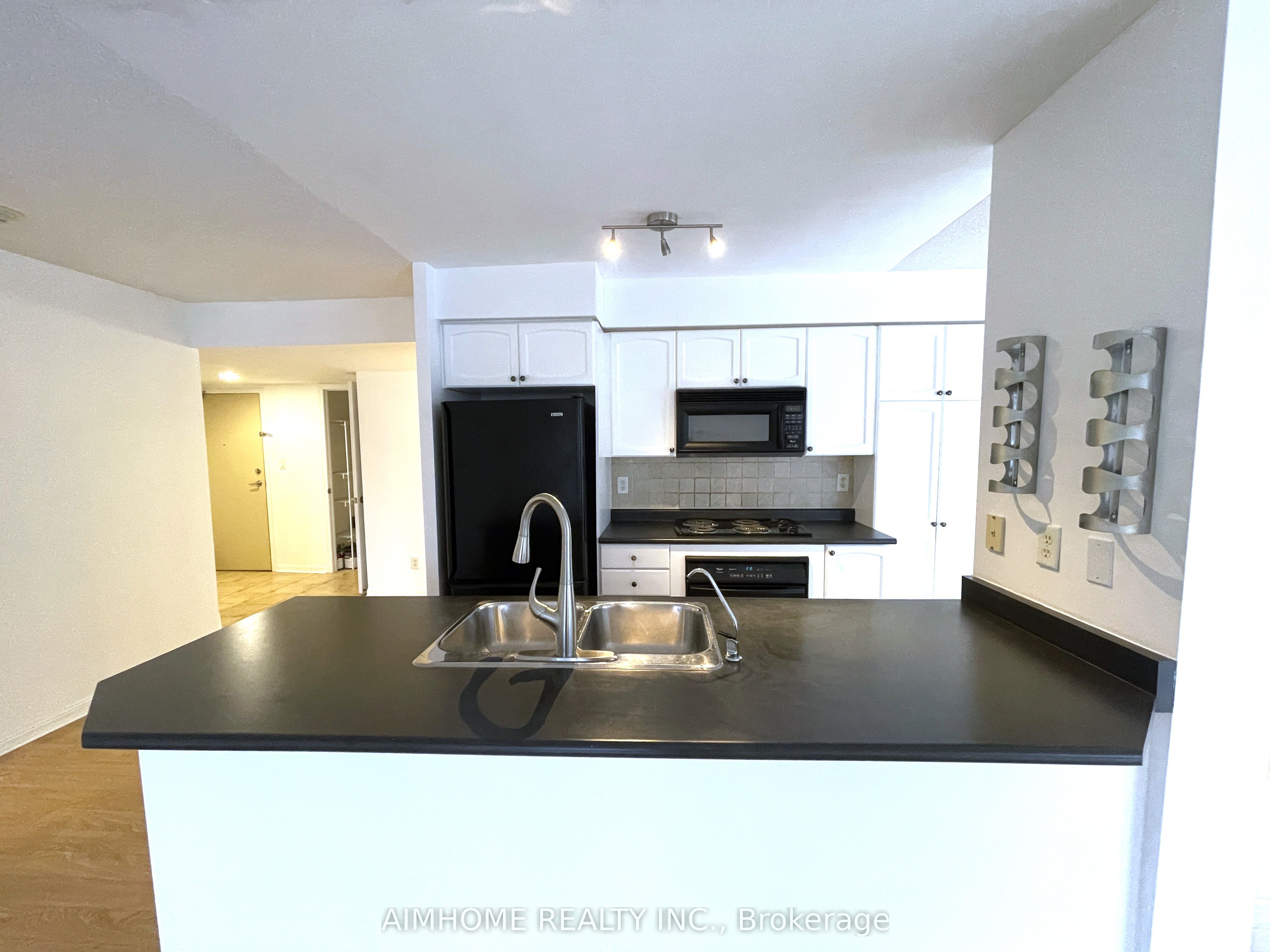 1000 King Street W 317, Toronto, ON M6K 3N1 photo 2