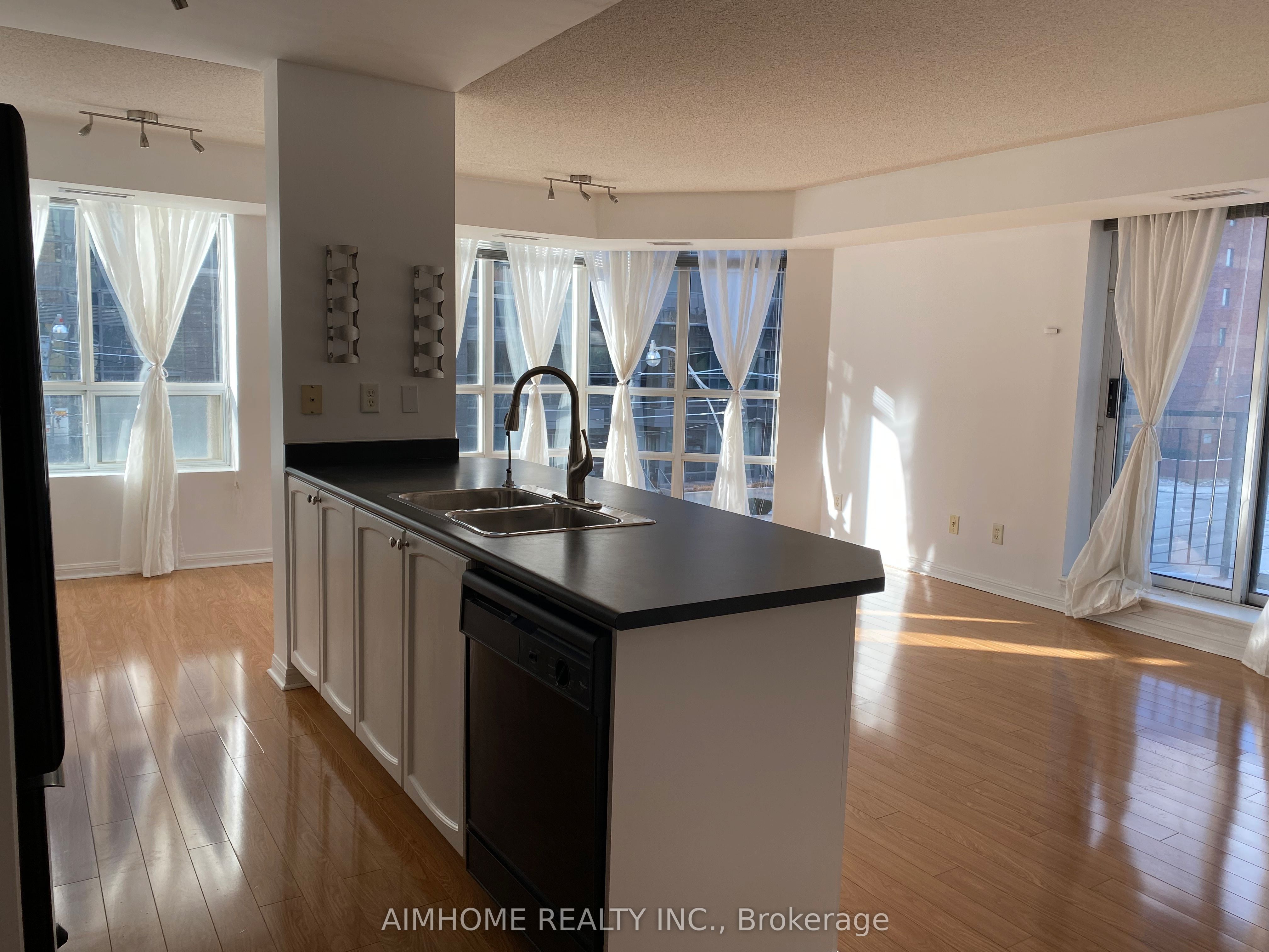 1000 King Street W 317, Toronto, ON M6K 3N1 photo 5