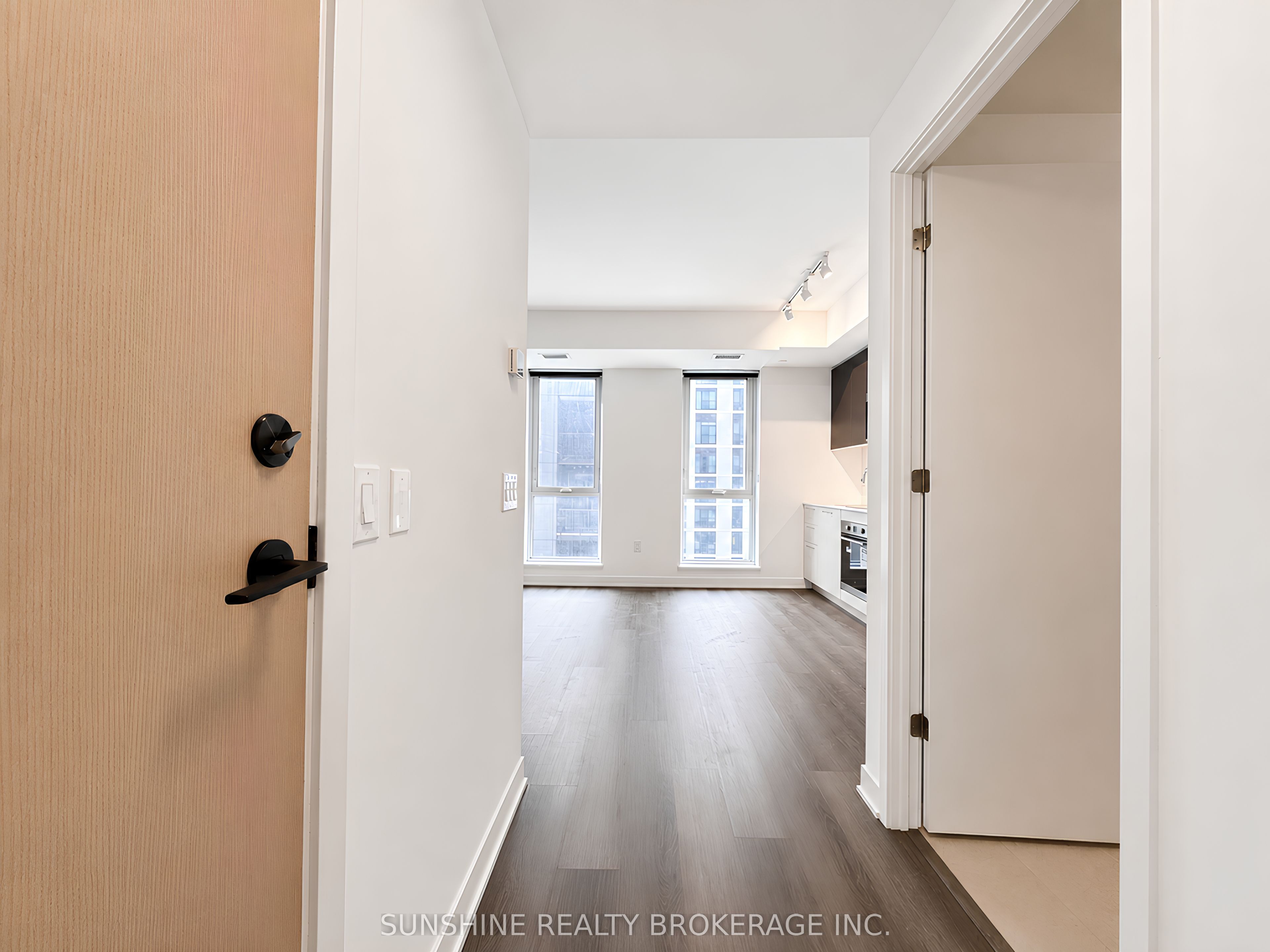 10 Oak Street 609, Toronto, ON M5A 0Z1 photo 4
