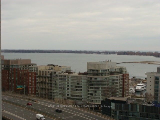 70 Queens Wharf Road 2511, Toronto, ON M5V 0J2 photo 2