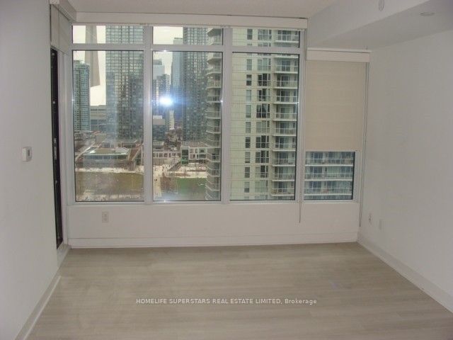 70 Queens Wharf Road 2511, Toronto, ON M5V 0J2 photo 4