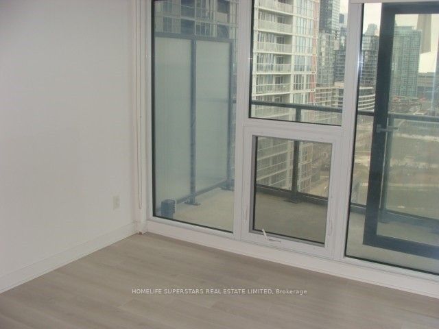 70 Queens Wharf Road 2511, Toronto, ON M5V 0J2 photo 5