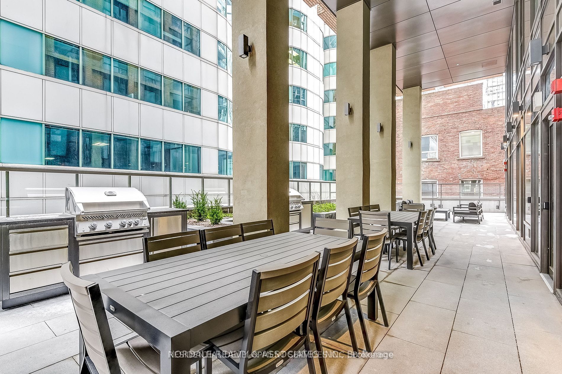 28 Widmer Street SPH25, Toronto, ON M5V 0T2 photo 5