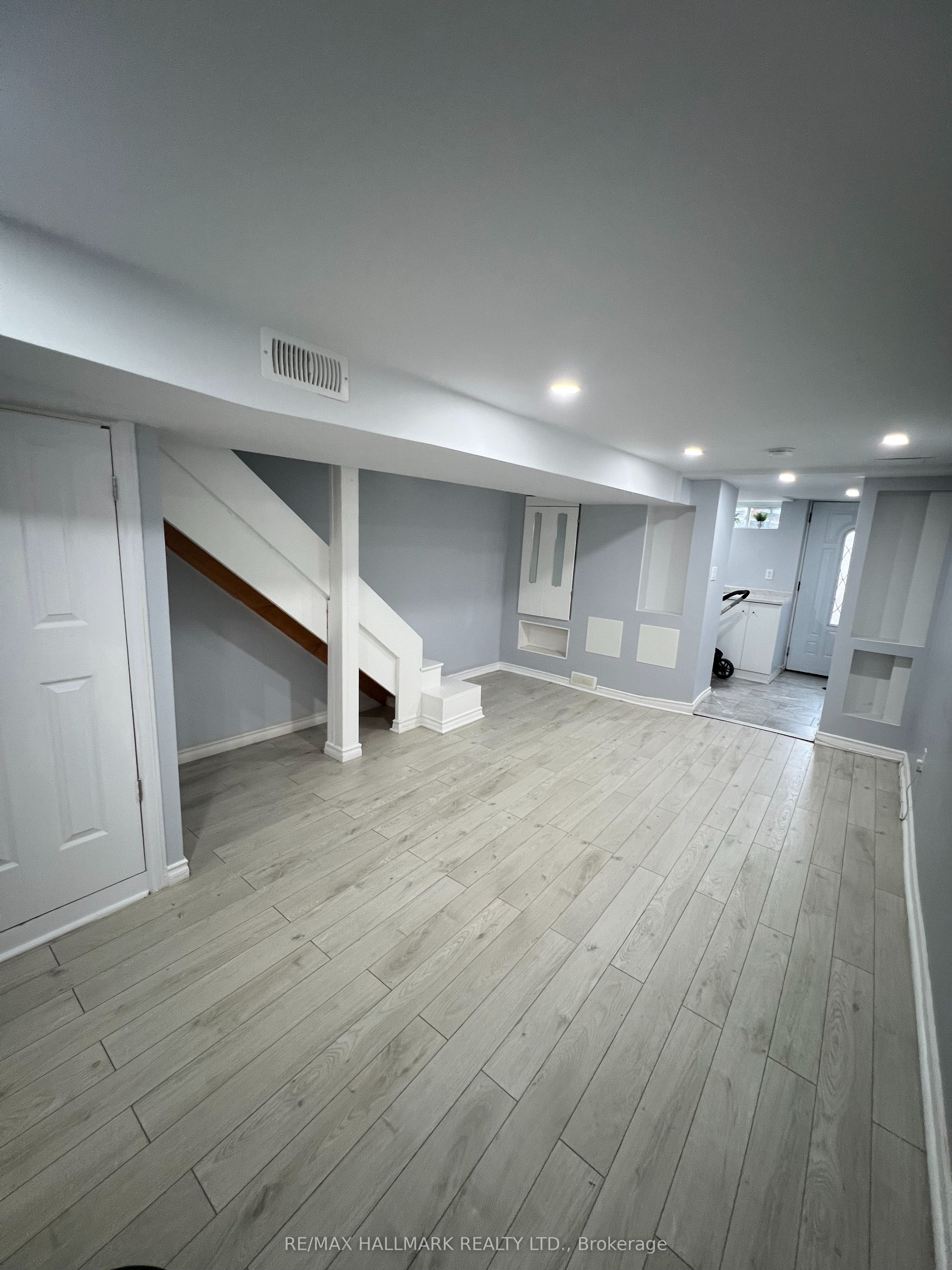 102 Barton Avenue #Basement, Toronto, ON M6G 1P6 photo 5