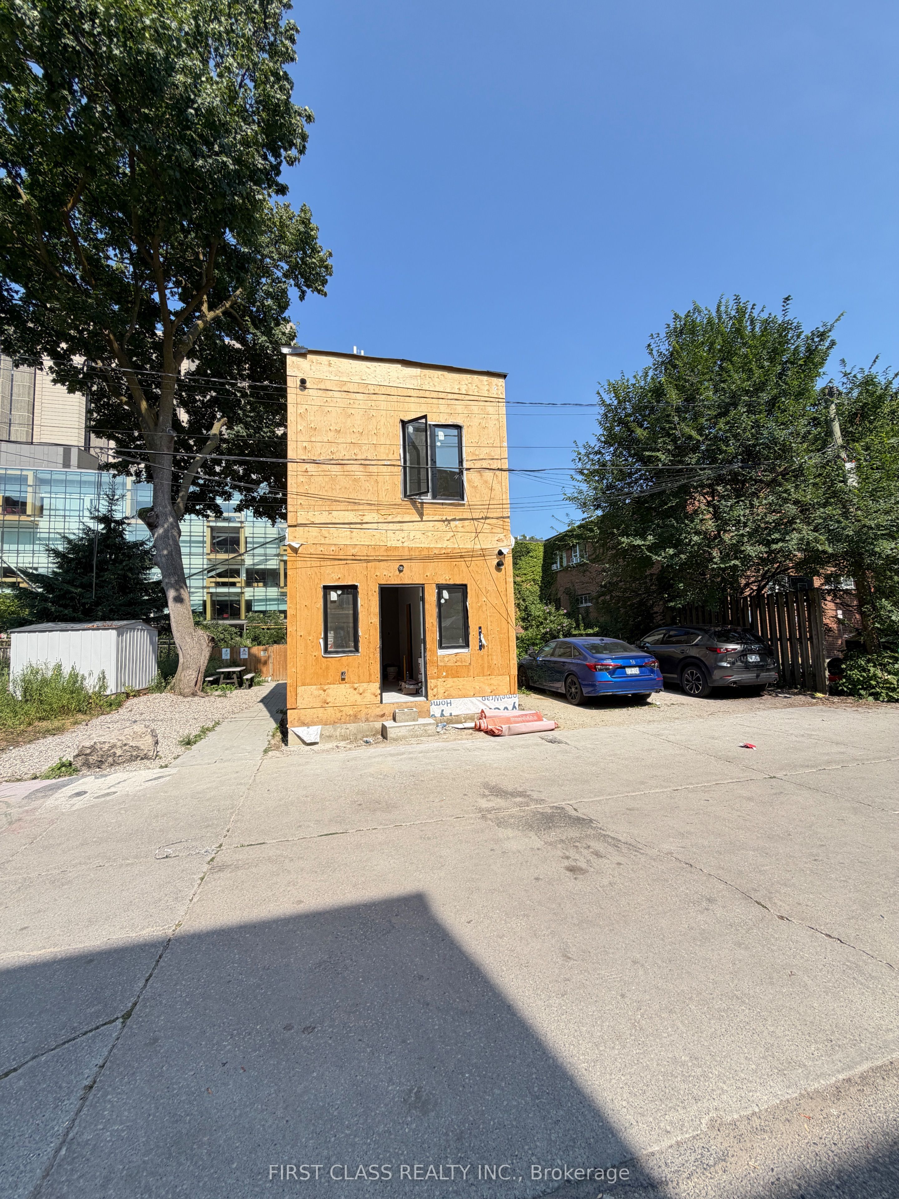 356 Huron Street, Toronto, ON M5S 2G3