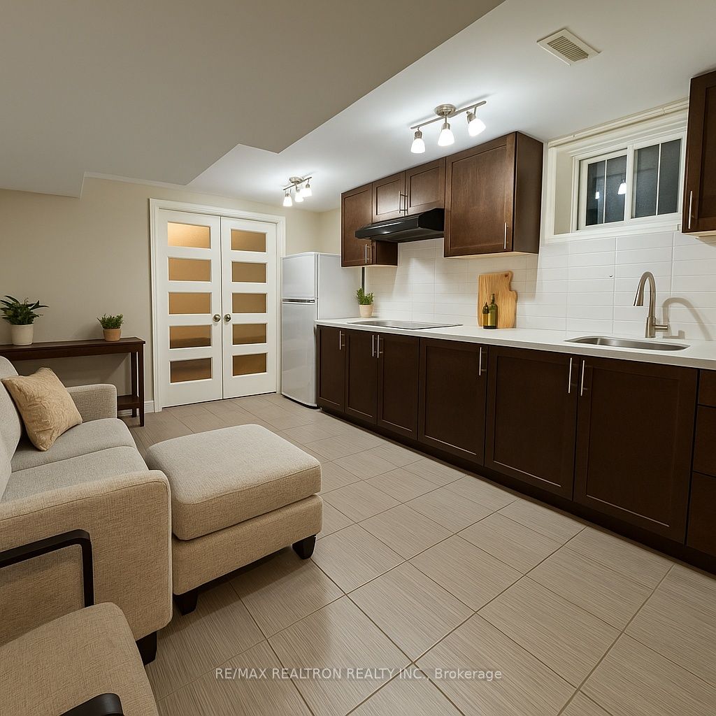 36 George Henry Boulevard Basement A, Toronto, ON M2J 1E2 photo 3