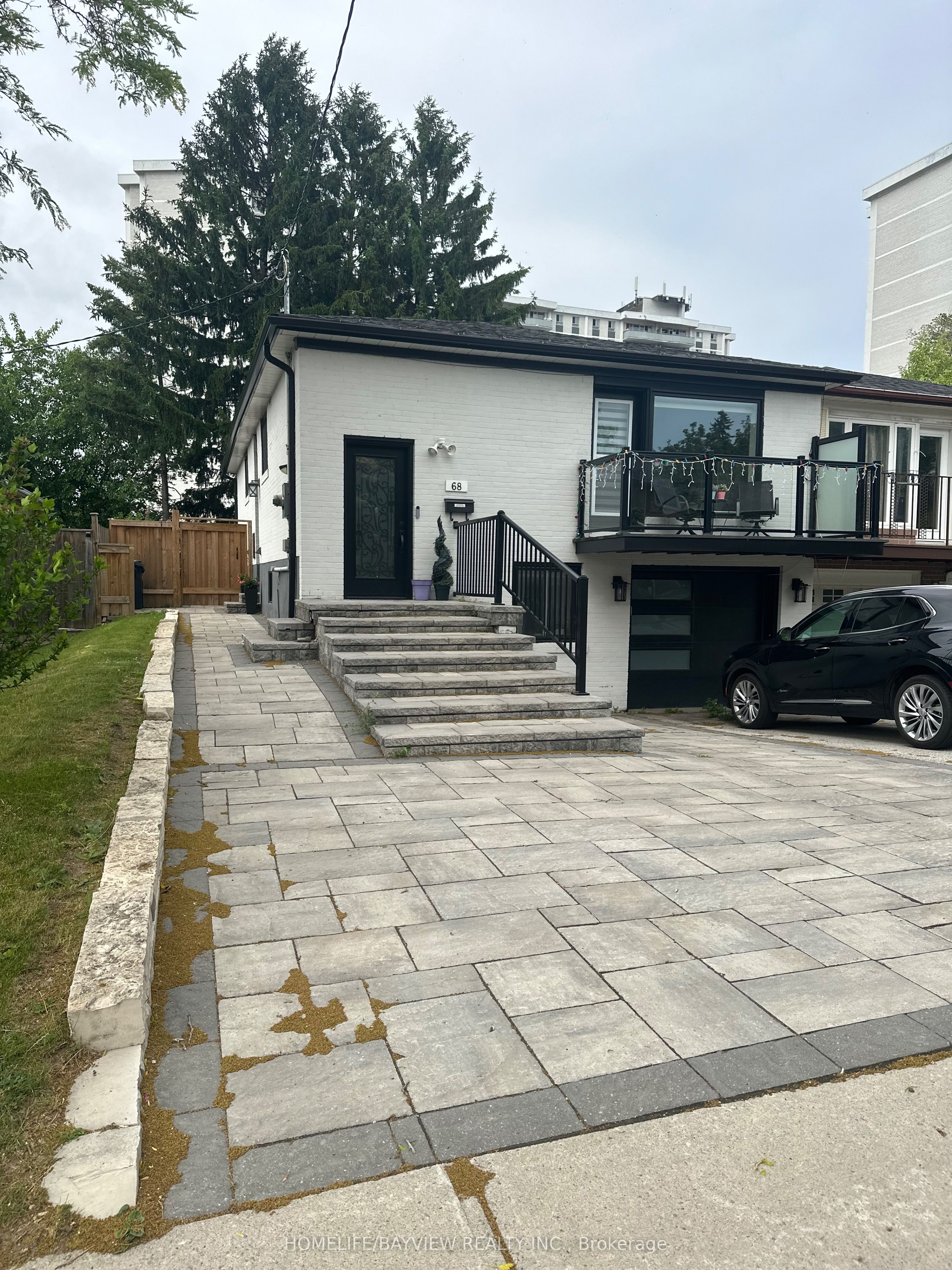 68 Knighton Drive MAIN, Toronto, ON M4A 1W2