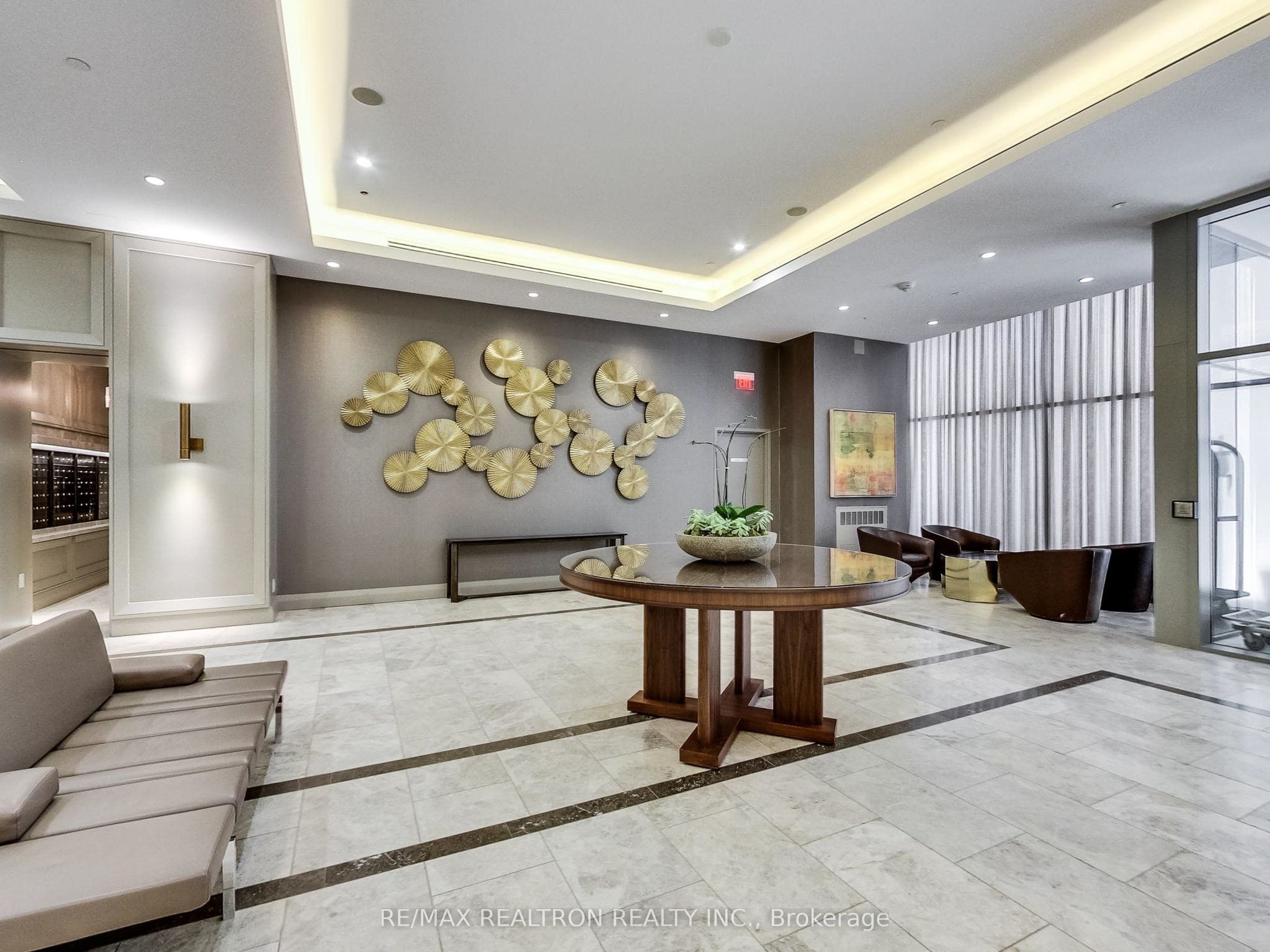 155 Yorkville Avenue, Toronto, ON M5R 1C4 photo 3