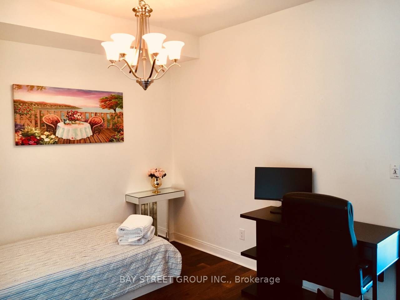 18 Yorkville Avenue 2301, Toronto, ON M4W 3Y8 photo 5
