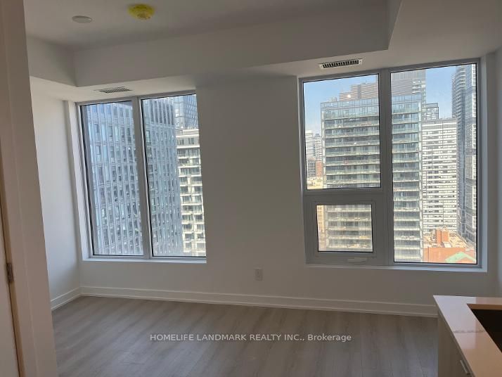 100 Queen Street 3211, Toronto, ON M5C 0B5