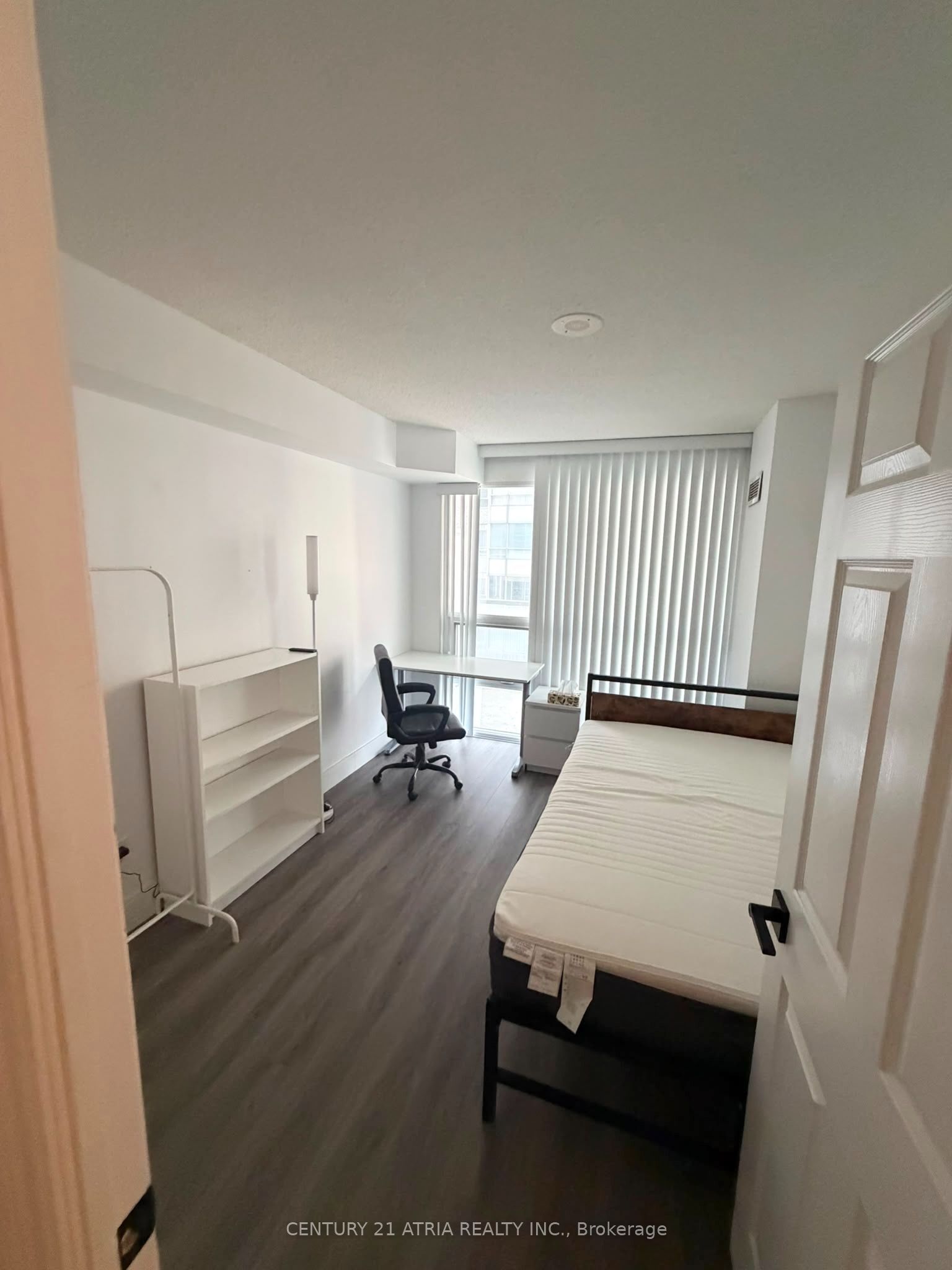 761 Bay Street 1007, Toronto, ON M5G 2R2 photo 5
