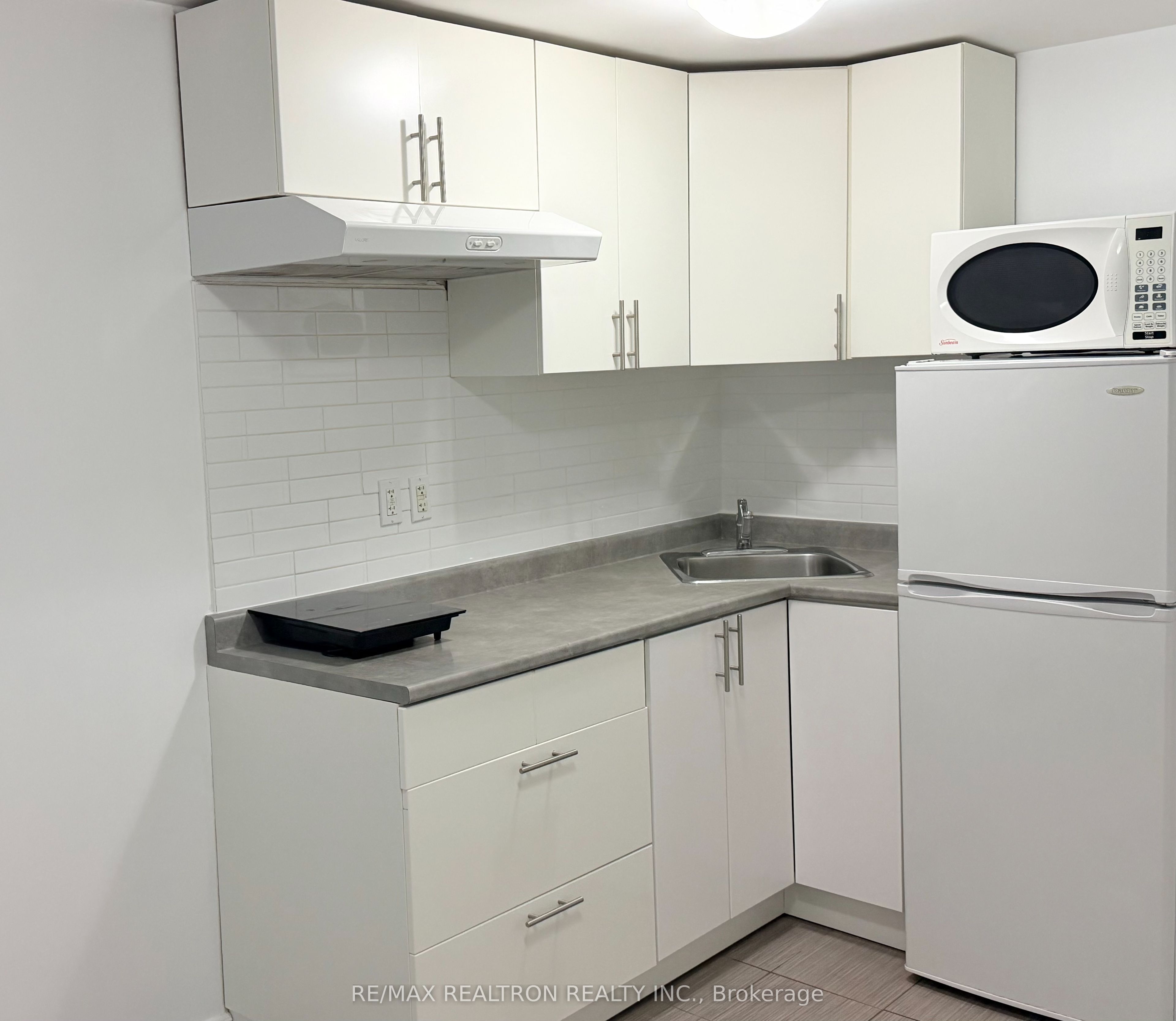 36 George Henry Boulevard Basement B, Toronto, ON M2J 1E2 photo 4