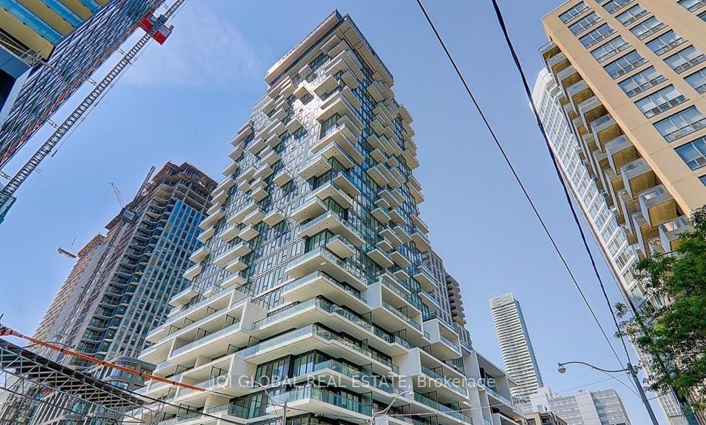 77 Shuter Street 727, Toronto, ON M5B 0B8