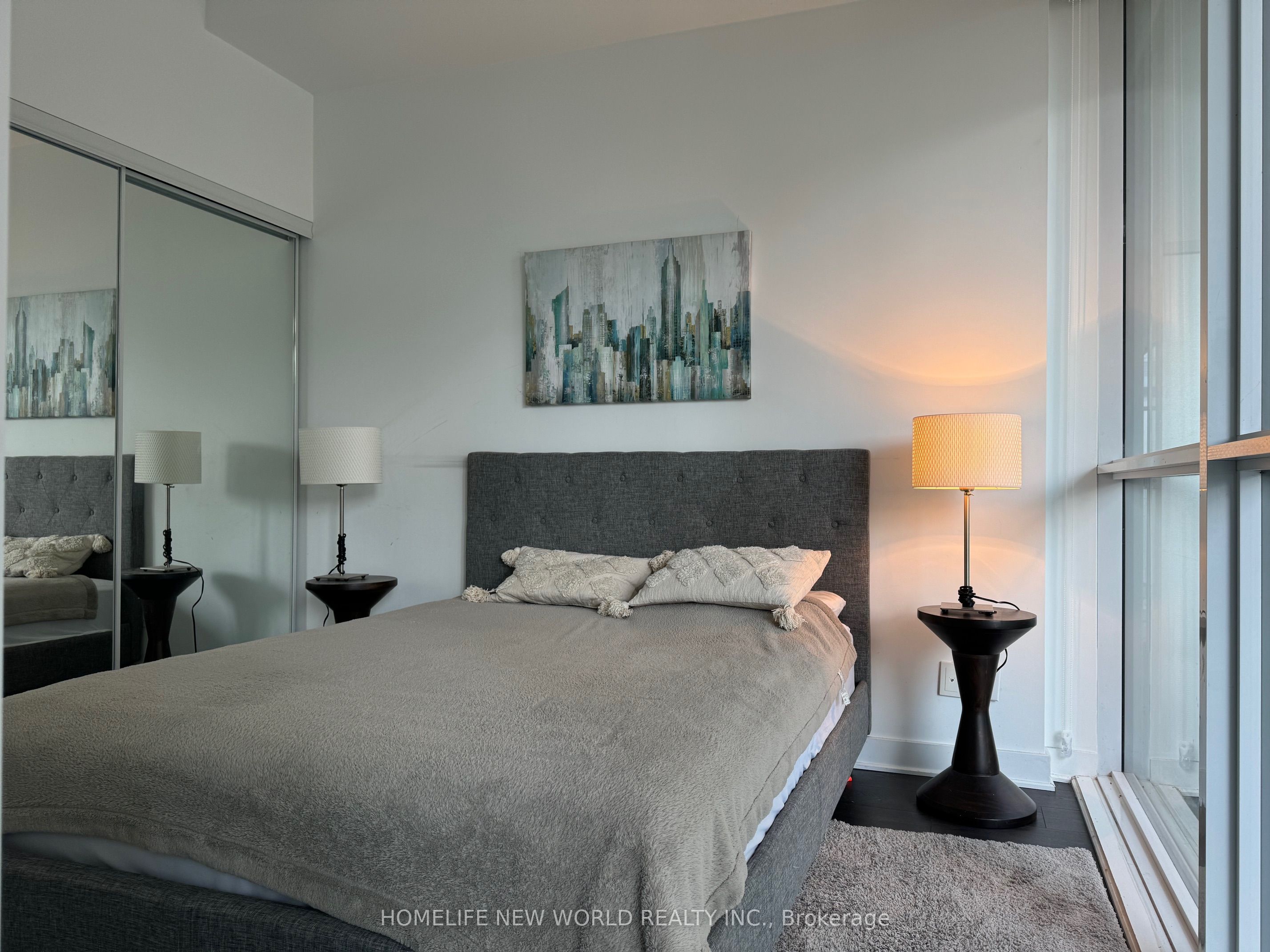 15 Grenville Street 408, Toronto, ON M4Y 0B9 photo 3