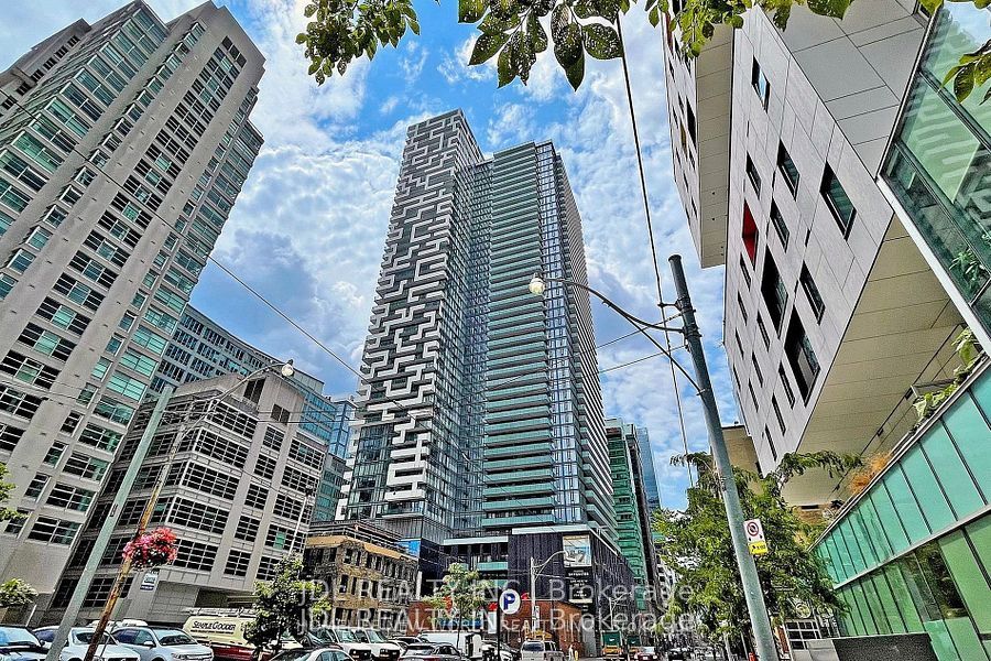 25 Richmond Street E 408, Toronto, ON M5C 0A6