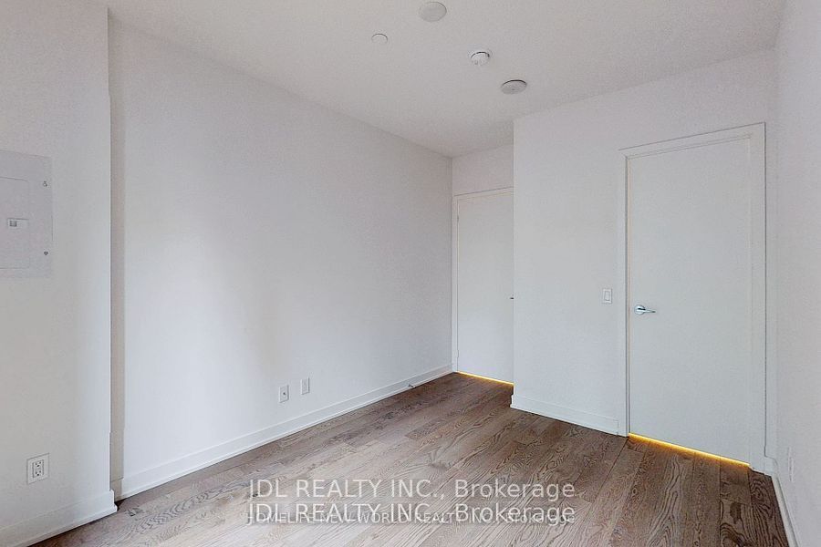 25 Richmond Street E 408, Toronto, ON M5C 0A6 photo 3