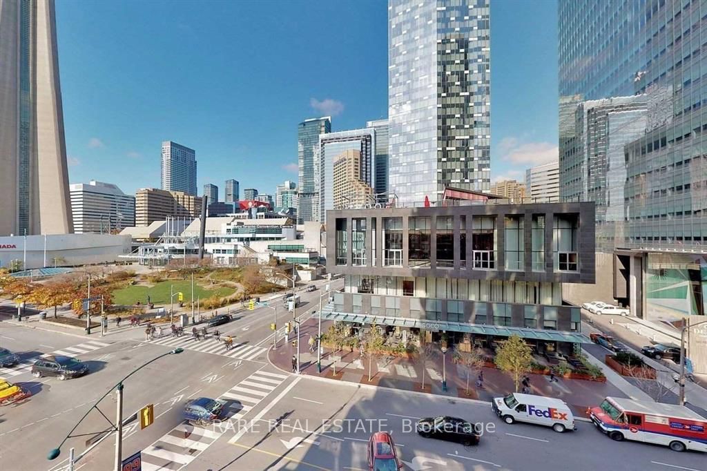 51 Lower Simcoe Street 202, Toronto, ON M5J 3A2 photo 4