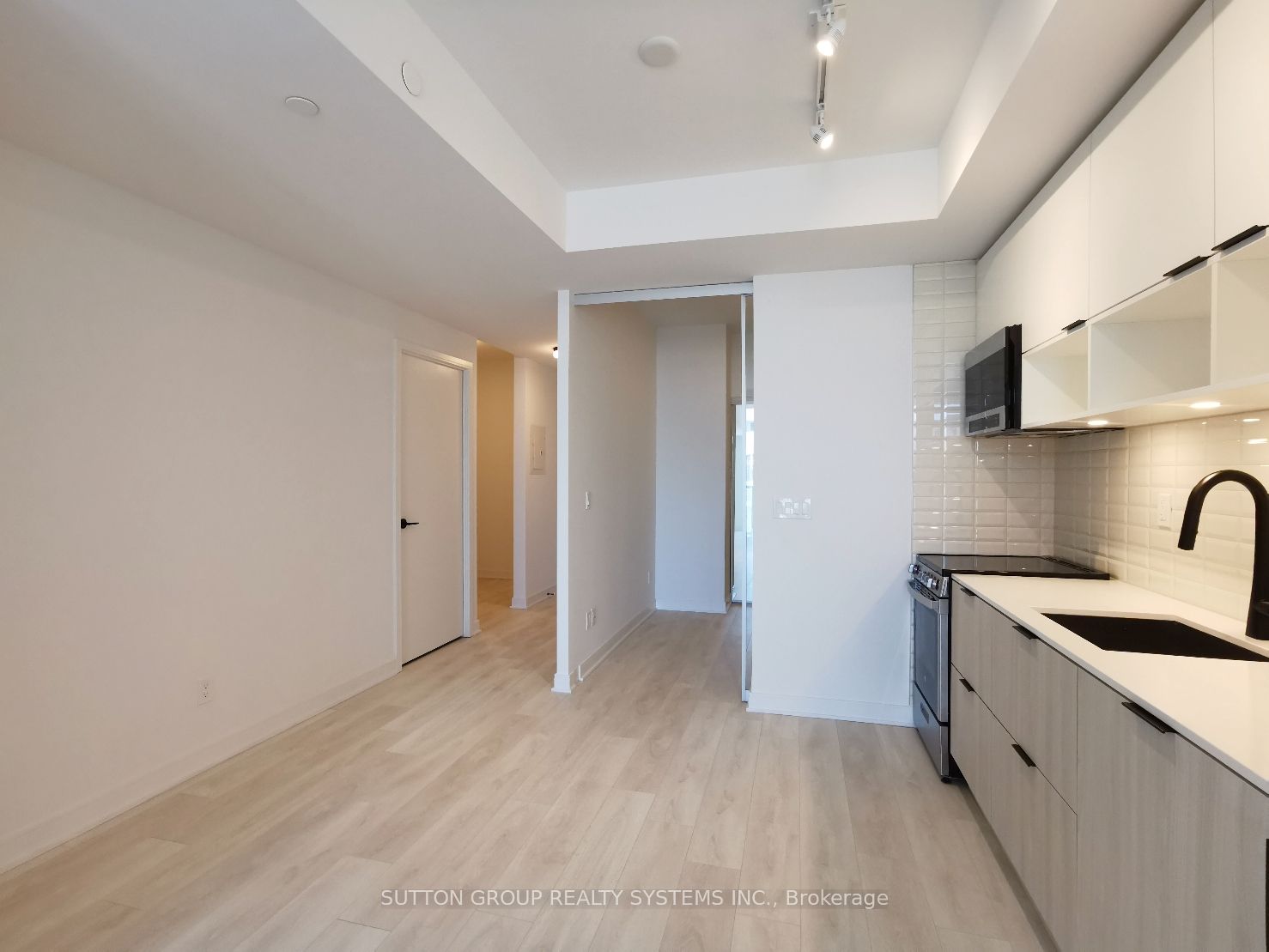 35 Rolling Mills Road N324, Toronto, ON M5V 0V6 photo 4