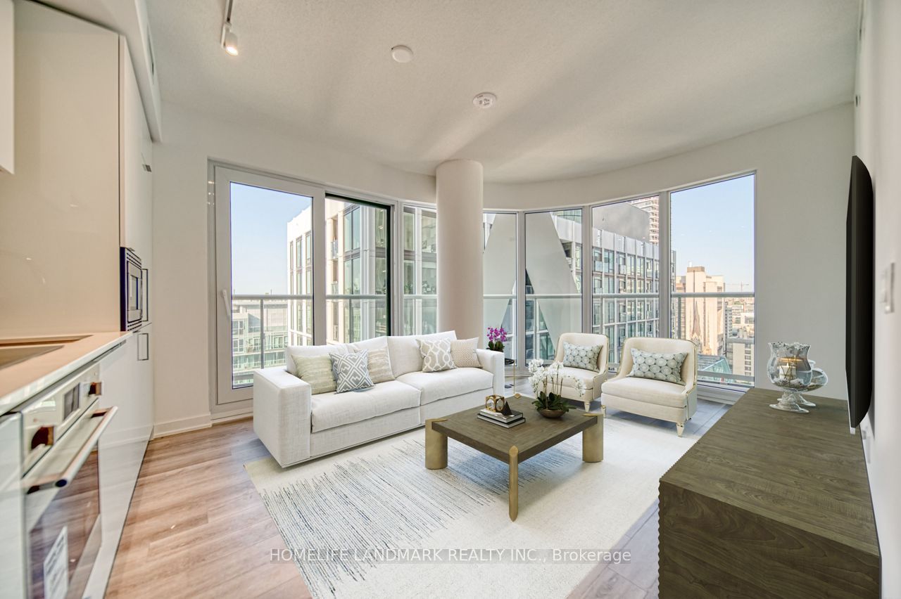 230 Simcoe Street 1919, Toronto, ON M5T 0G7 photo 2