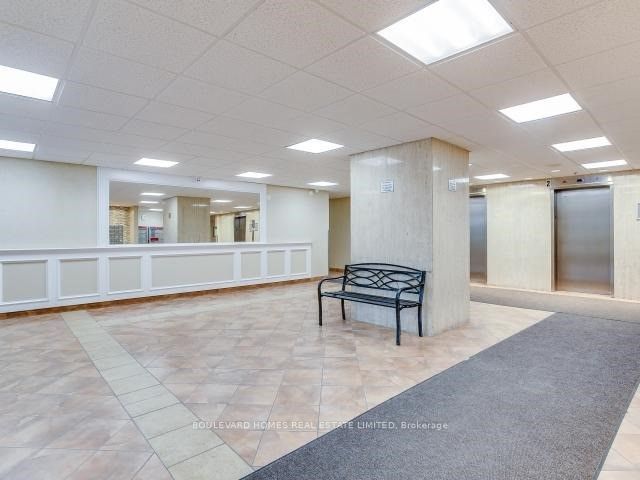 25 Sunrise Avenue 1501, Toronto, ON M4A 2S2 photo 3