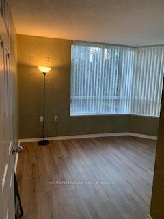 35 Finch Avenue E 211, Toronto, ON M2N 4P9 photo 5