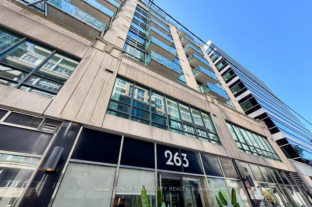 263 Wellington Street W 903, Toronto, ON M5V 3E6 photo 3