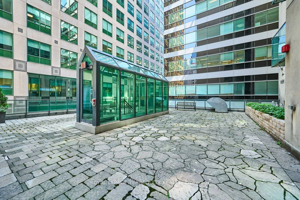 263 Wellington Street W 903, Toronto, ON M5V 3E6 photo 5