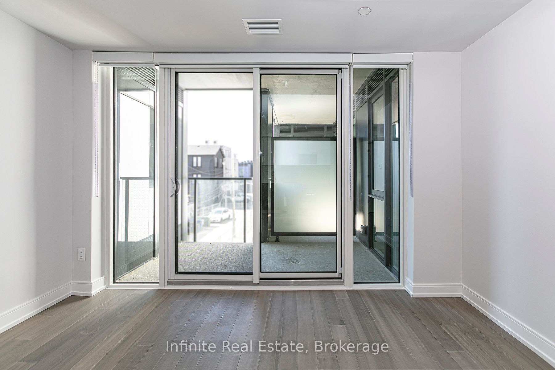 664 Spadina Avenue 301, Toronto, ON M5S 2H7 photo 5