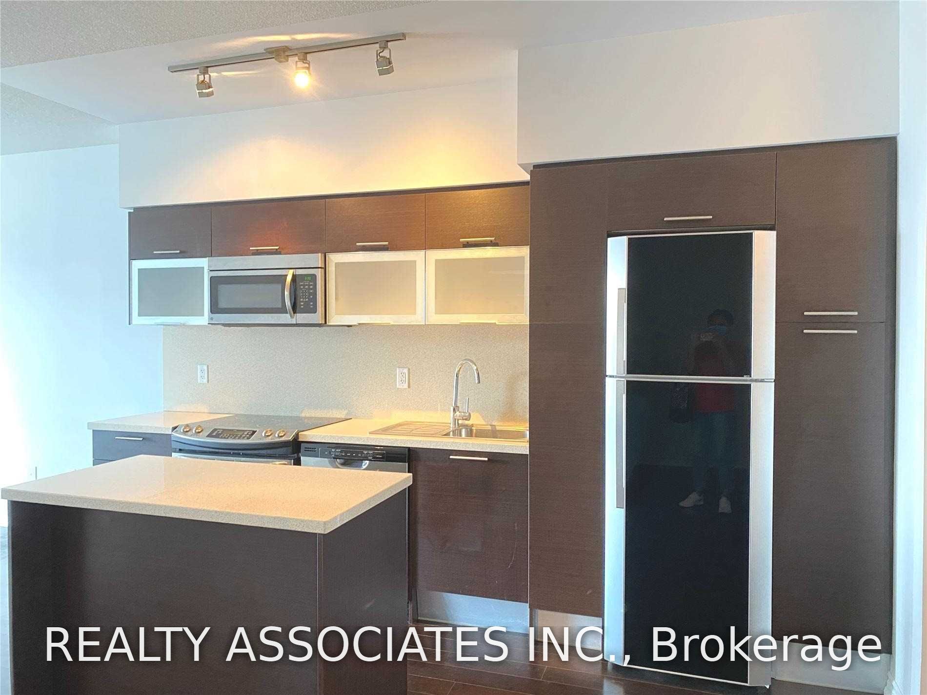 386 Yonge Street 2813, Toronto, ON M5B 0A5 photo 3