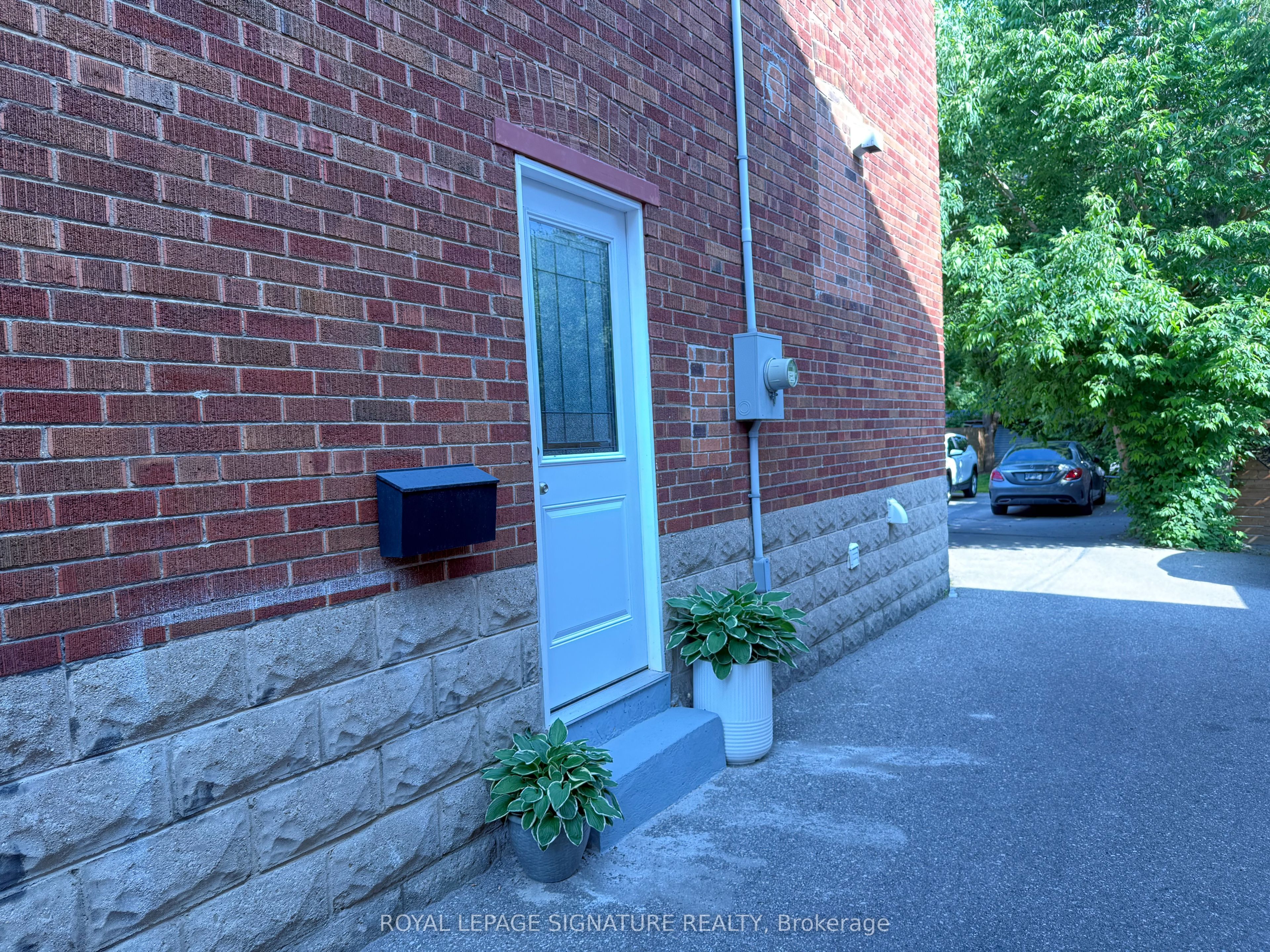 150 Davisville Avenue Lower, Toronto, ON M4S 1E8 photo 4