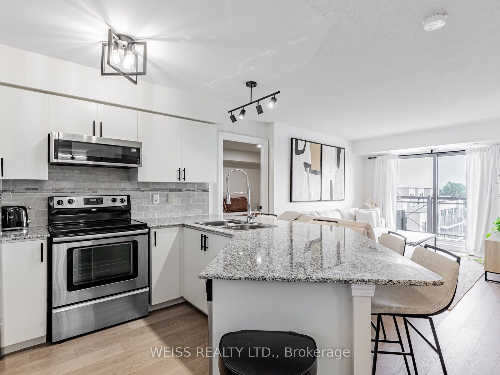 872 Sheppard Avenue W 609, Toronto, ON M3H 5V5