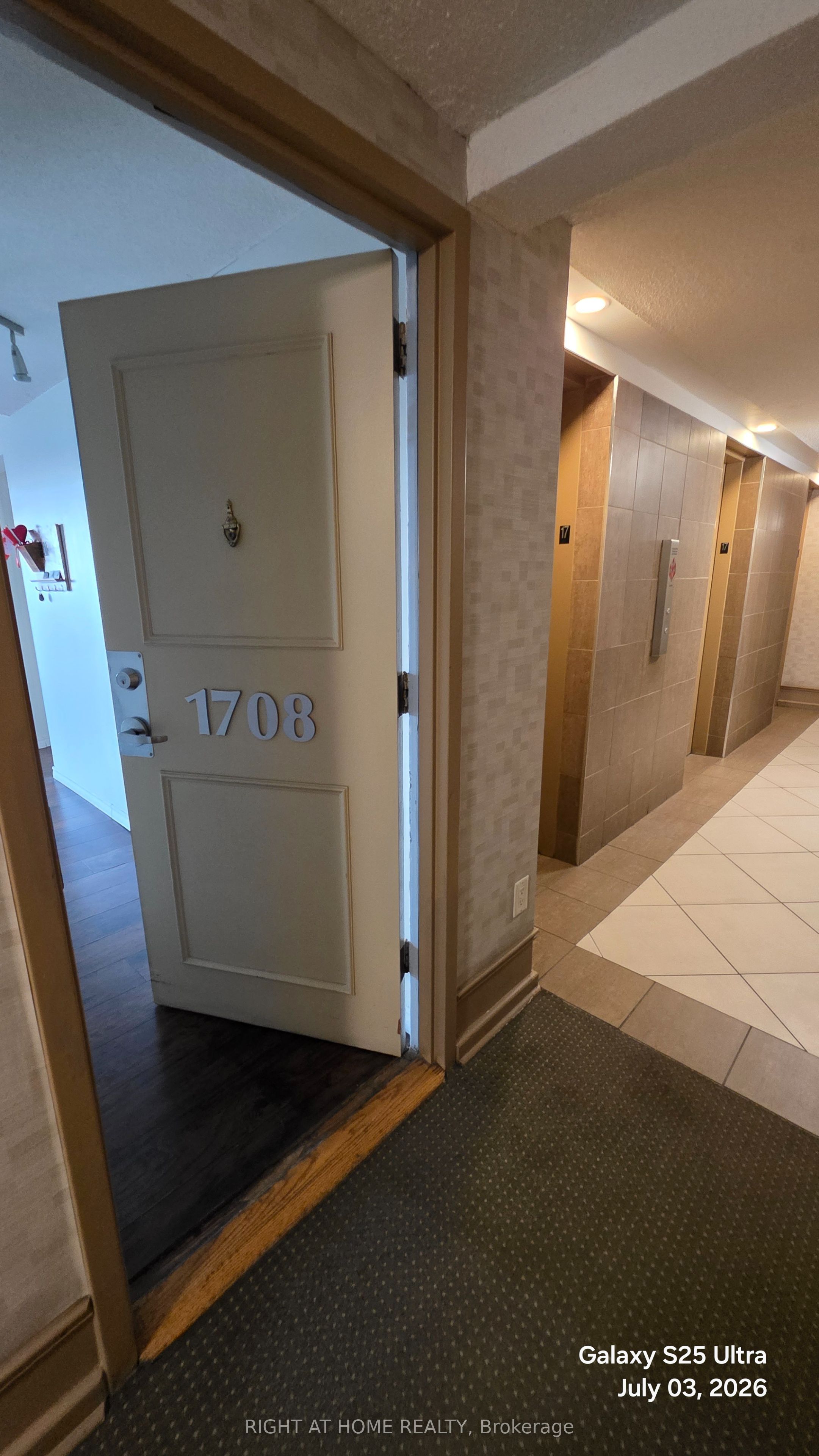 715 Don Mills Road 1708, Toronto, ON M3C 1S5 photo 3