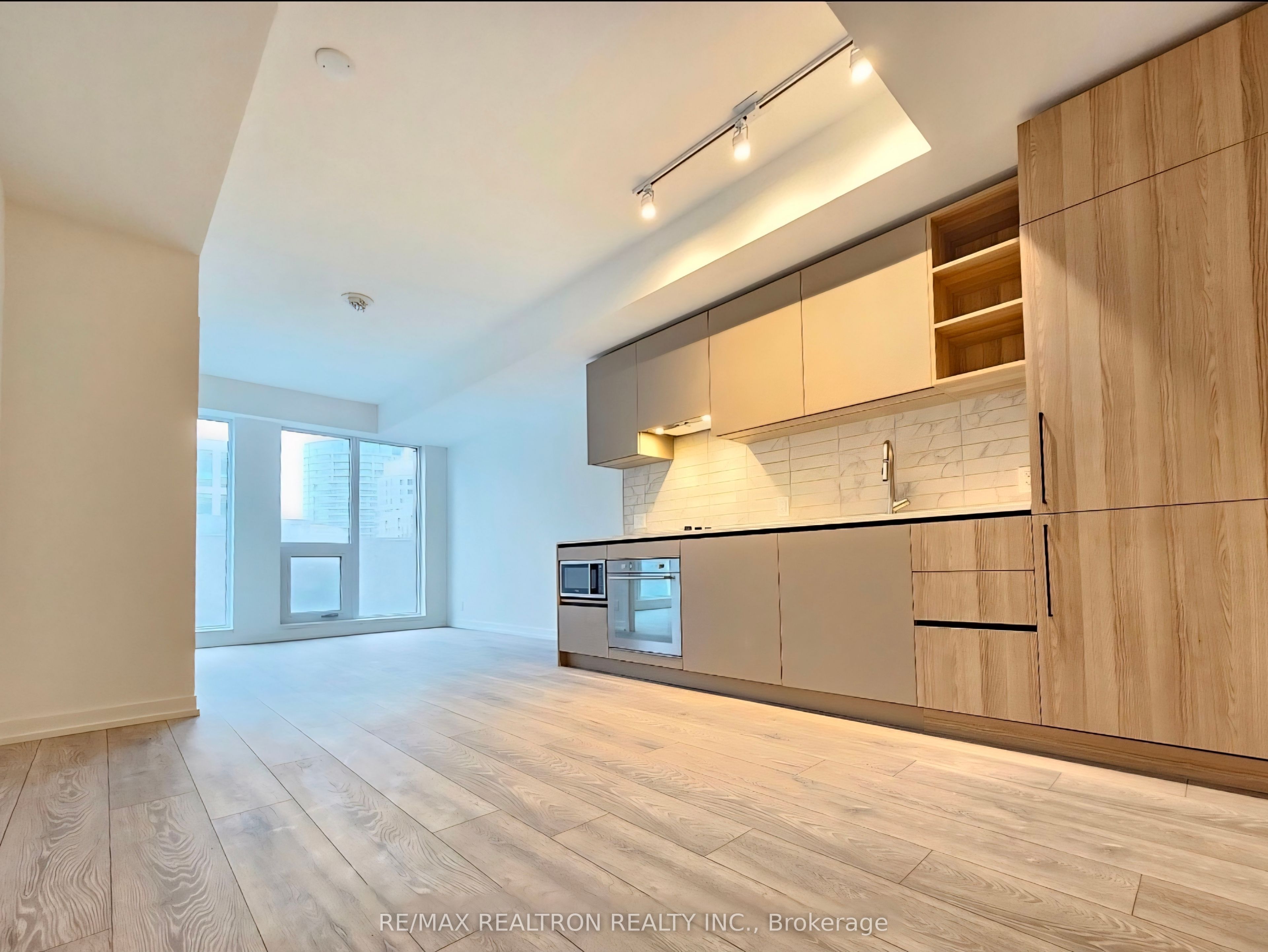 55 Mercer Street 1212, Toronto, ON M5V 3W2 photo 5