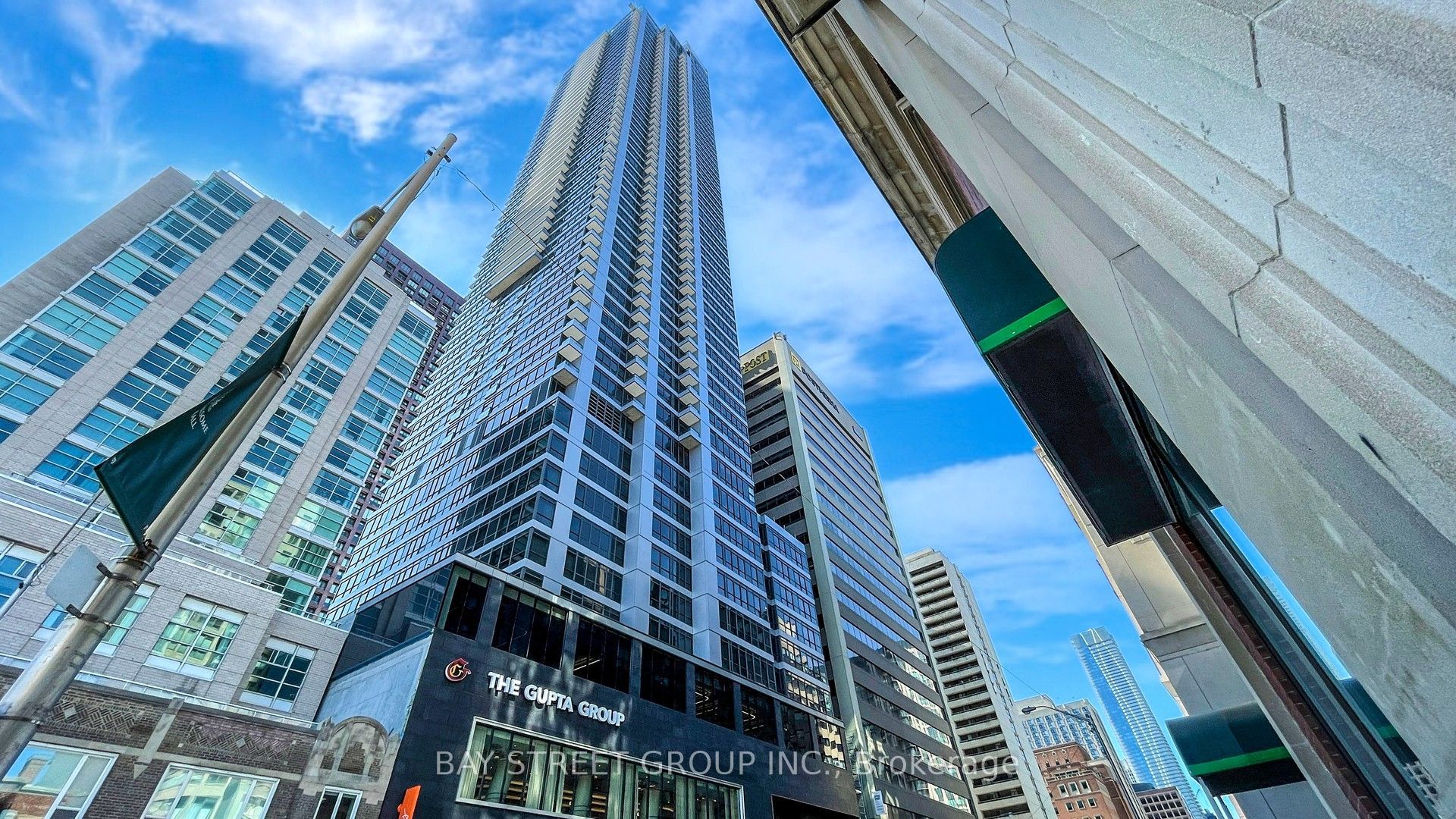 395 Bloor Street E 4206, Toronto, ON M4W 0B4 photo 2