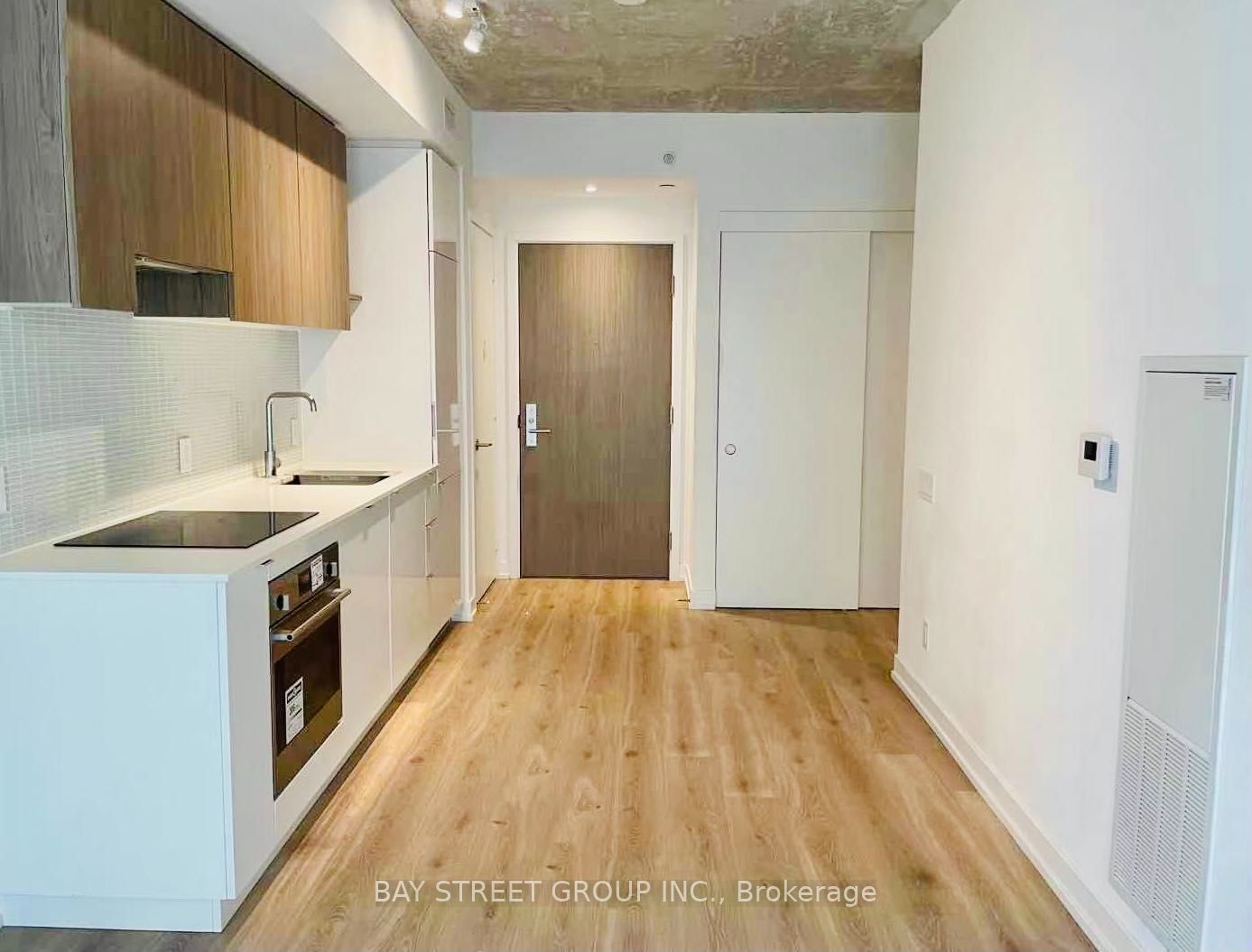 161 Roehampton Avenue 320, Toronto, ON M4P 0C8 photo 2